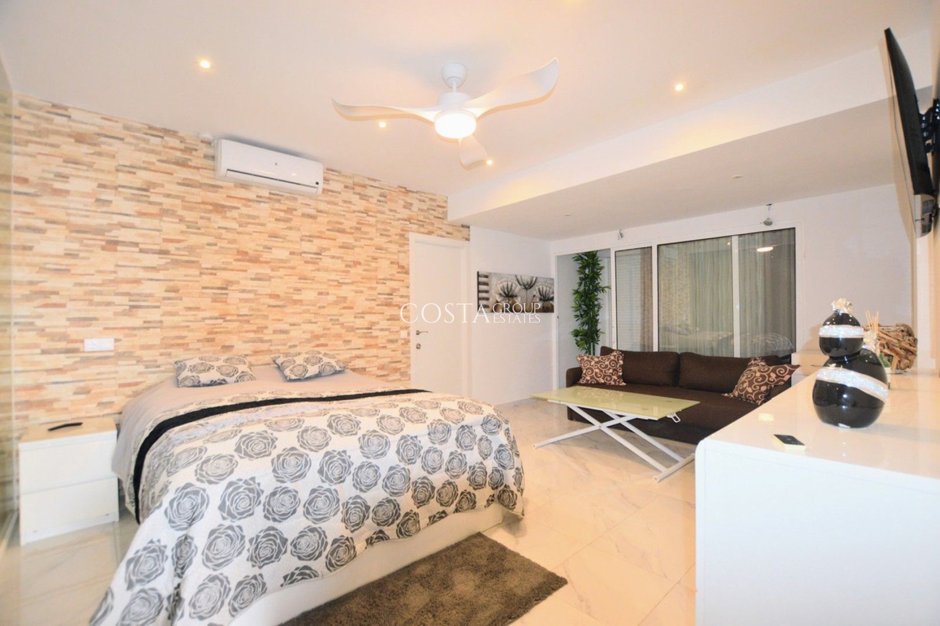 Herverkoop - Villa -
Orihuela Costa - Villamartin