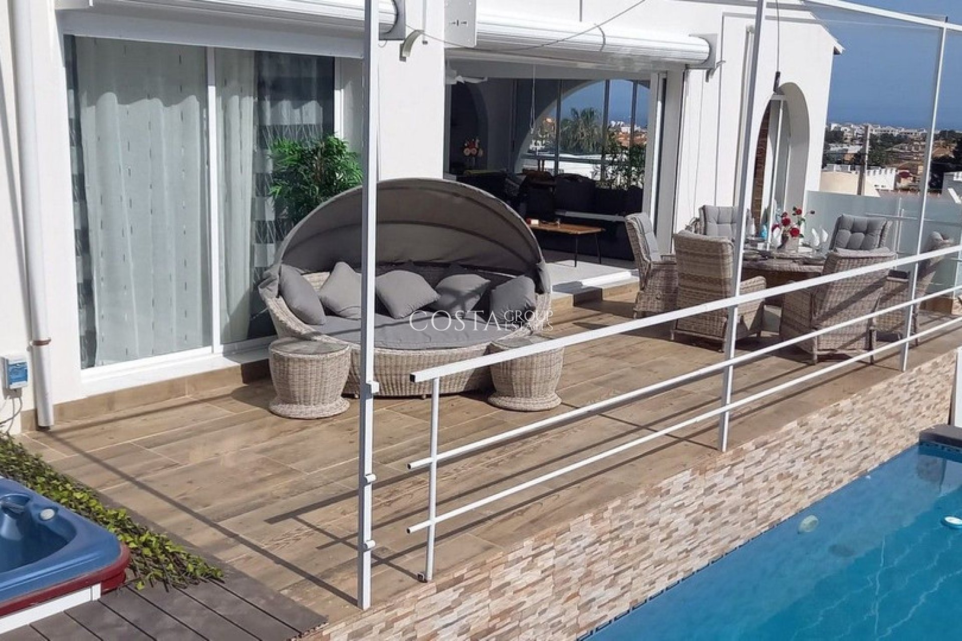 Herverkoop - Villa -
Orihuela Costa - Villamartin