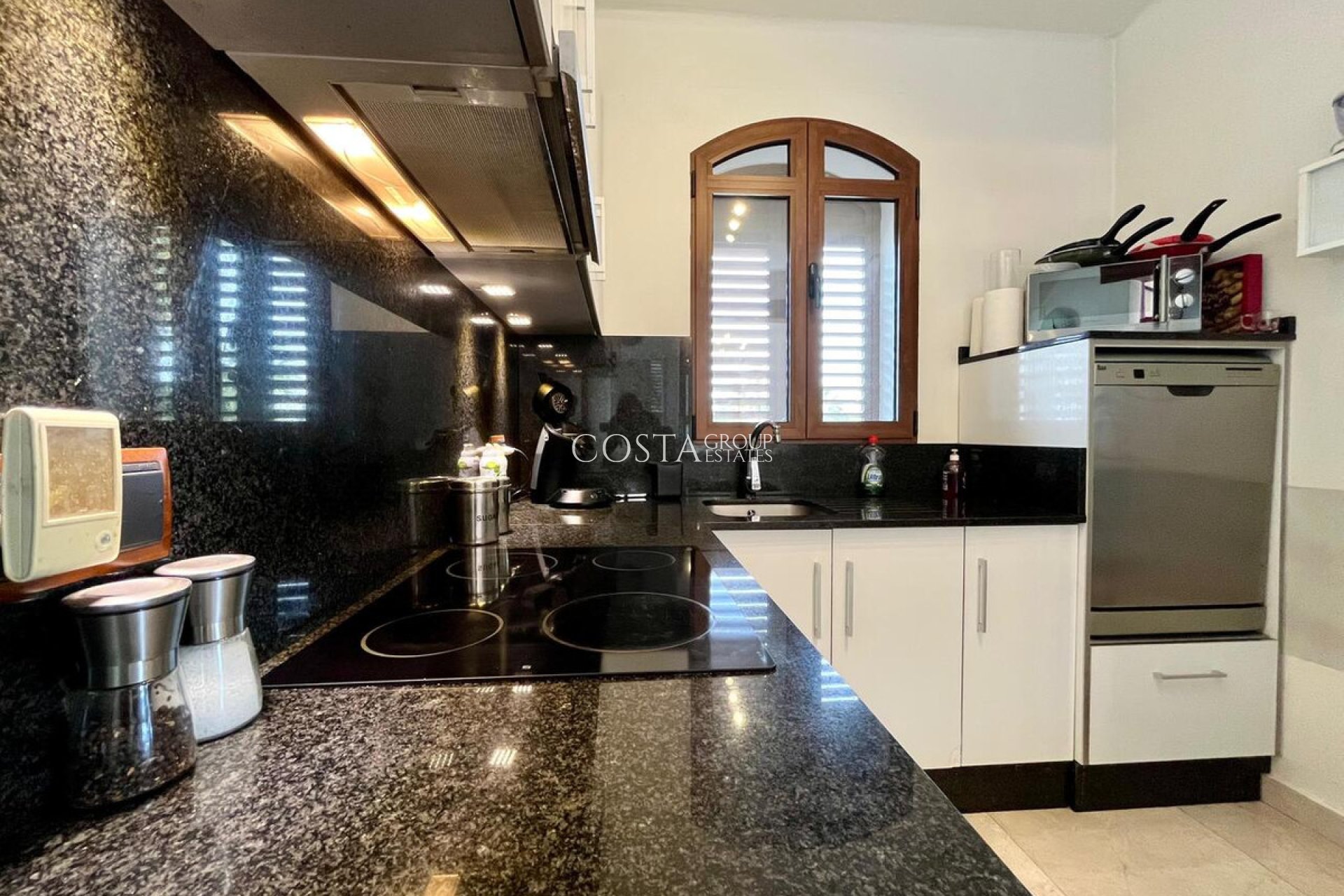 Herverkoop - Villa -
Orihuela Costa - Villamartin