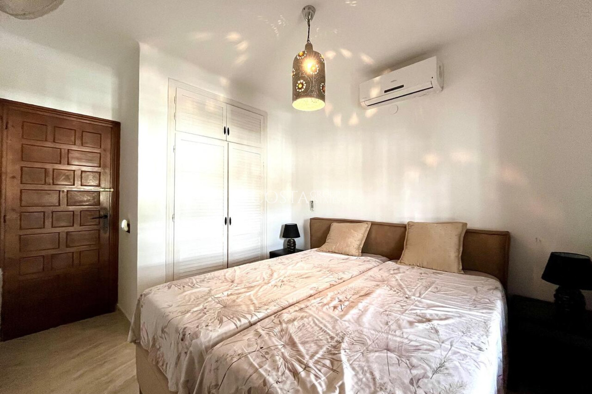 Herverkoop - Villa -
Orihuela Costa - Villamartin