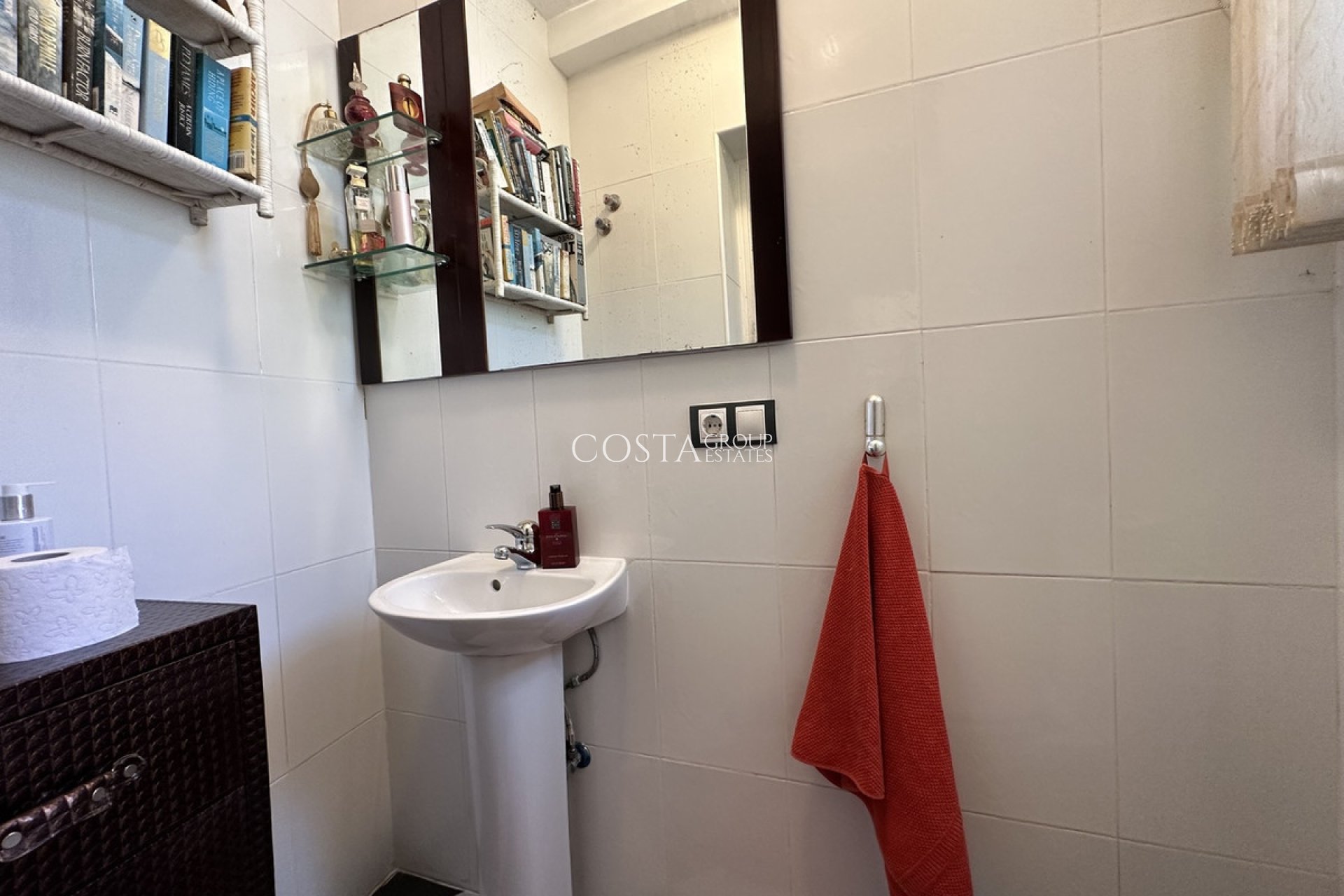 Herverkoop - Villa -
Orihuela Costa - Villamartin