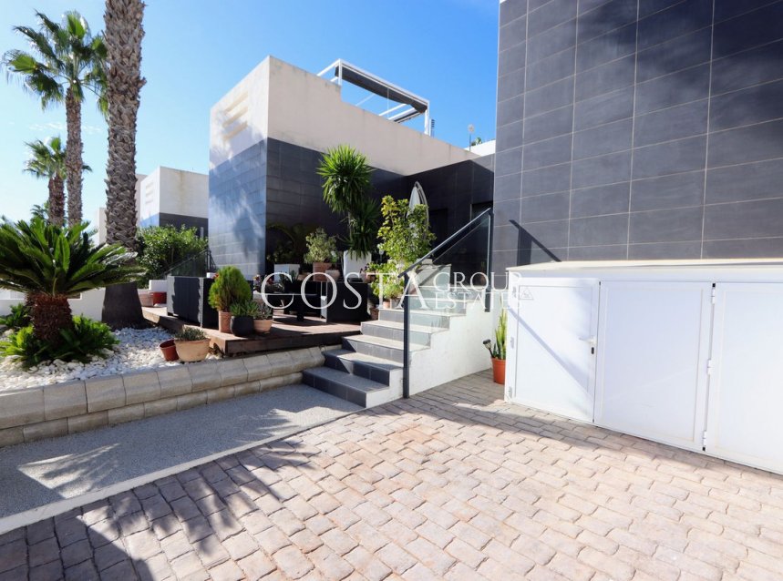 Herverkoop - Villa -
Orihuela Costa - Villamartin