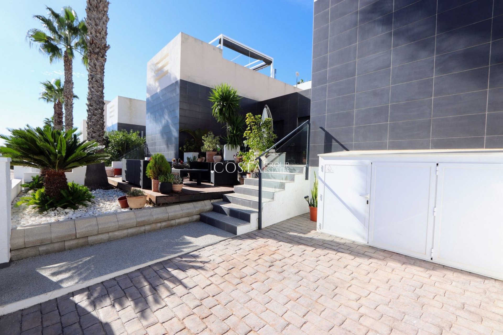 Herverkoop - Villa -
Orihuela Costa - Villamartin