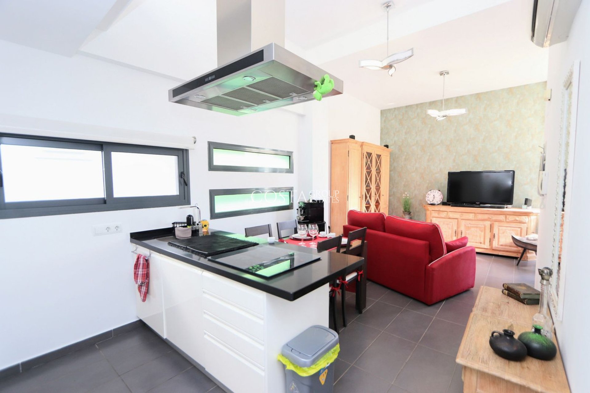 Herverkoop - Villa -
Orihuela Costa - Villamartin