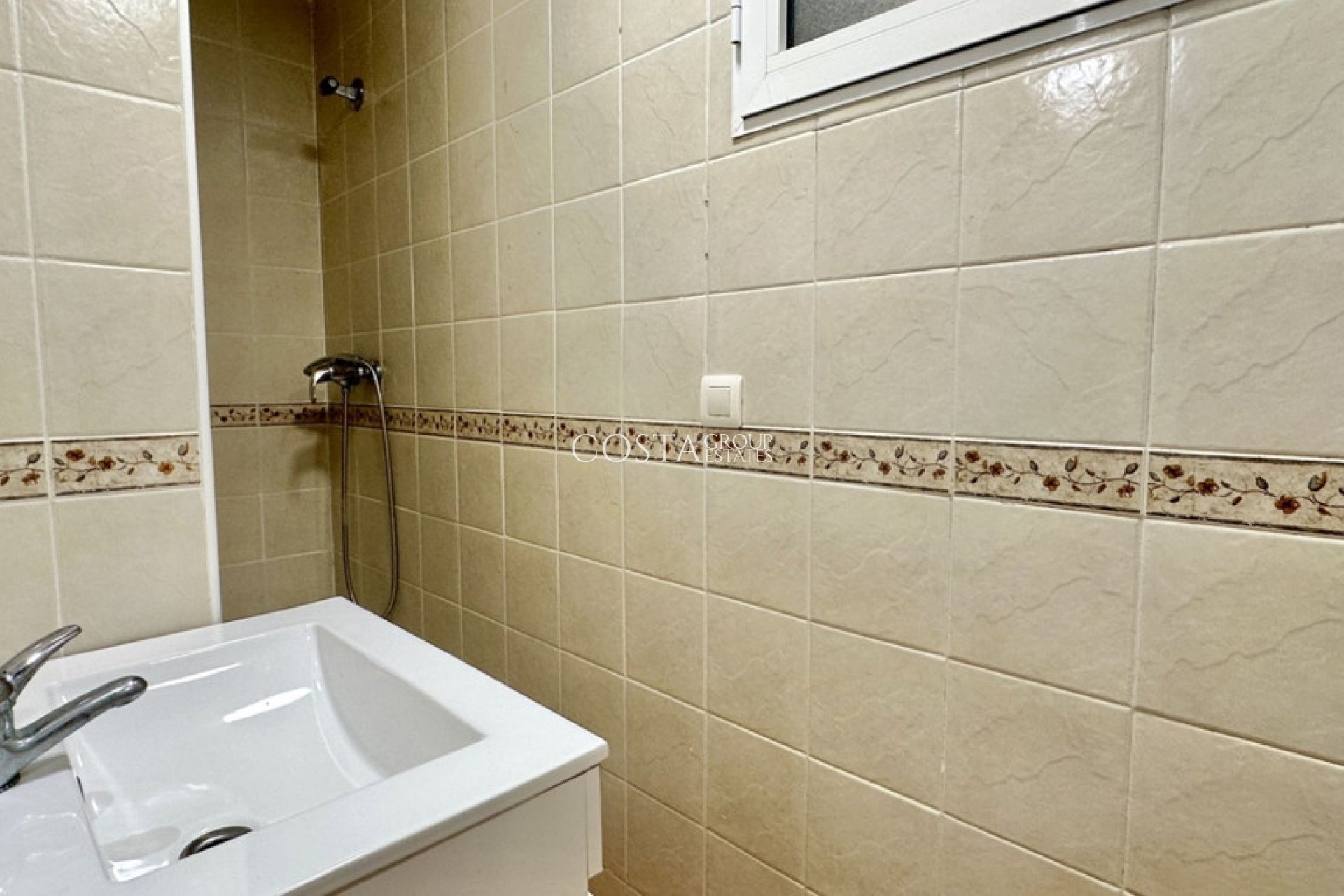 Herverkoop - Villa -
Orihuela Costa - Villamartin