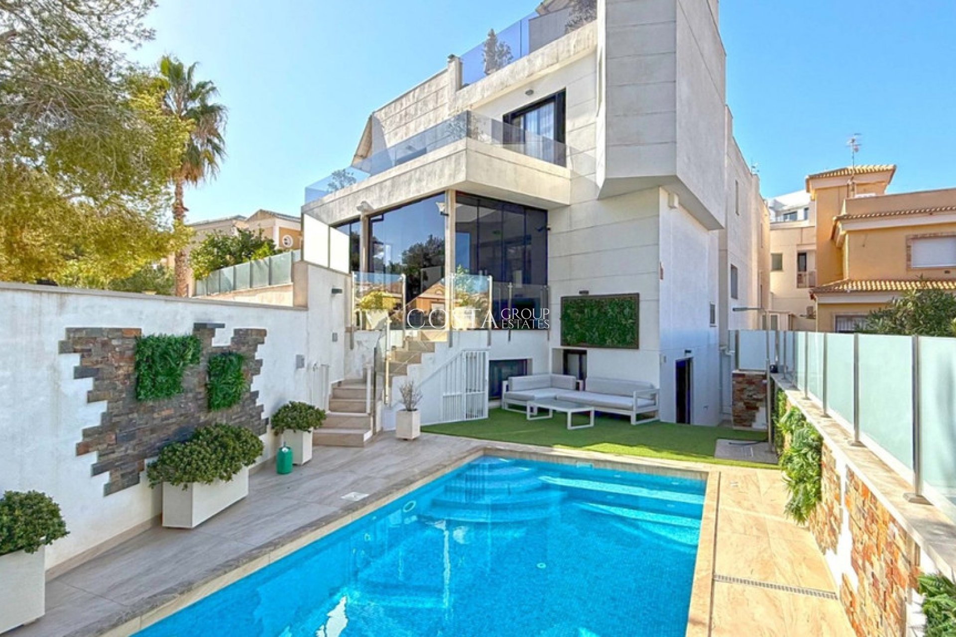 Herverkoop - Villa -
Orihuela Costa - Villamartin