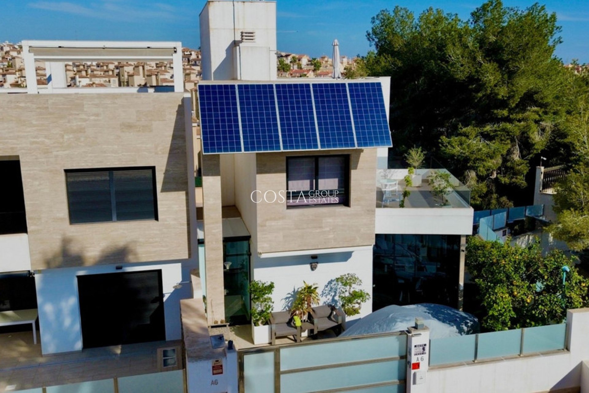 Herverkoop - Villa -
Orihuela Costa - Villamartin