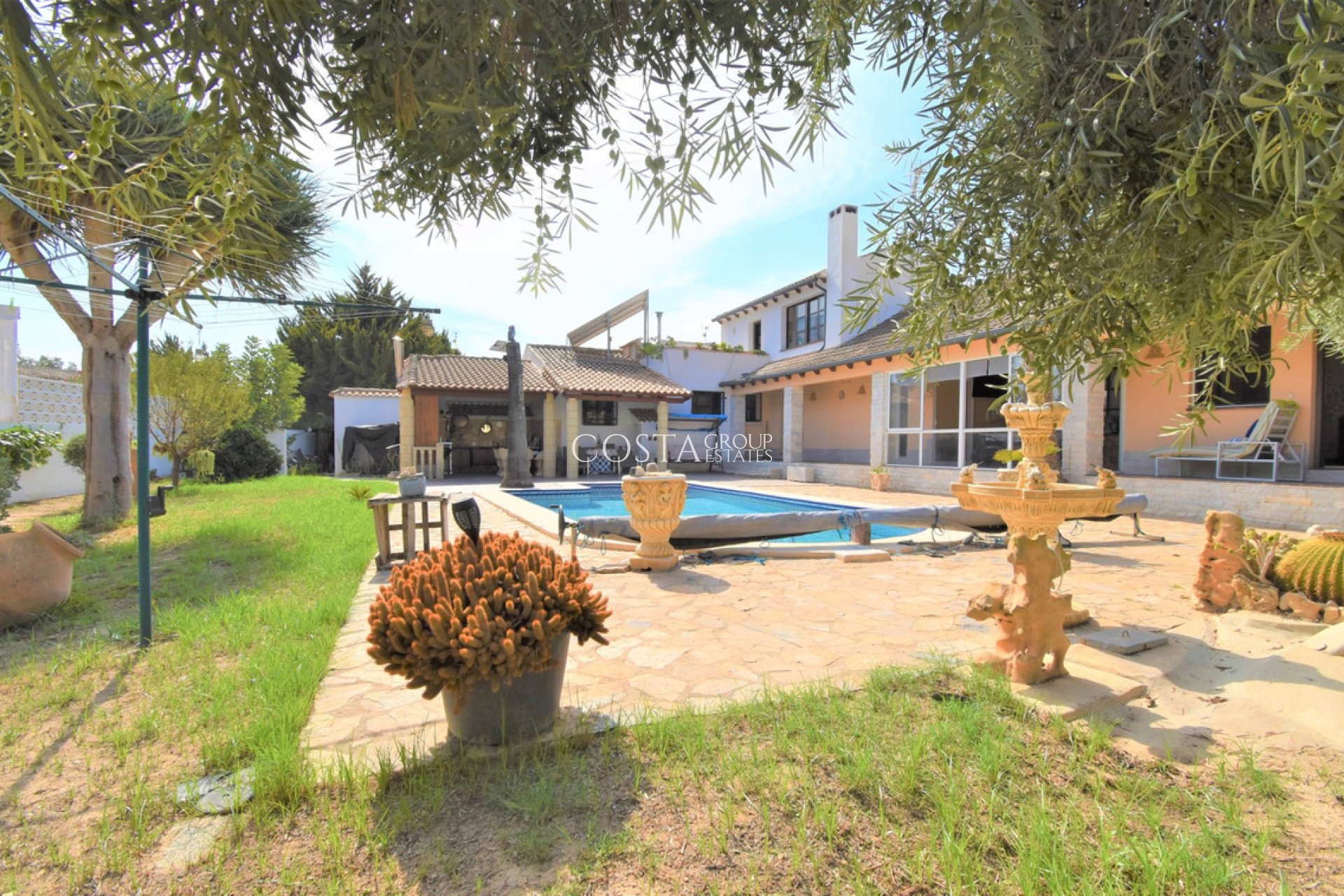 Herverkoop - Villa -
Orihuela Costa - Villamartin