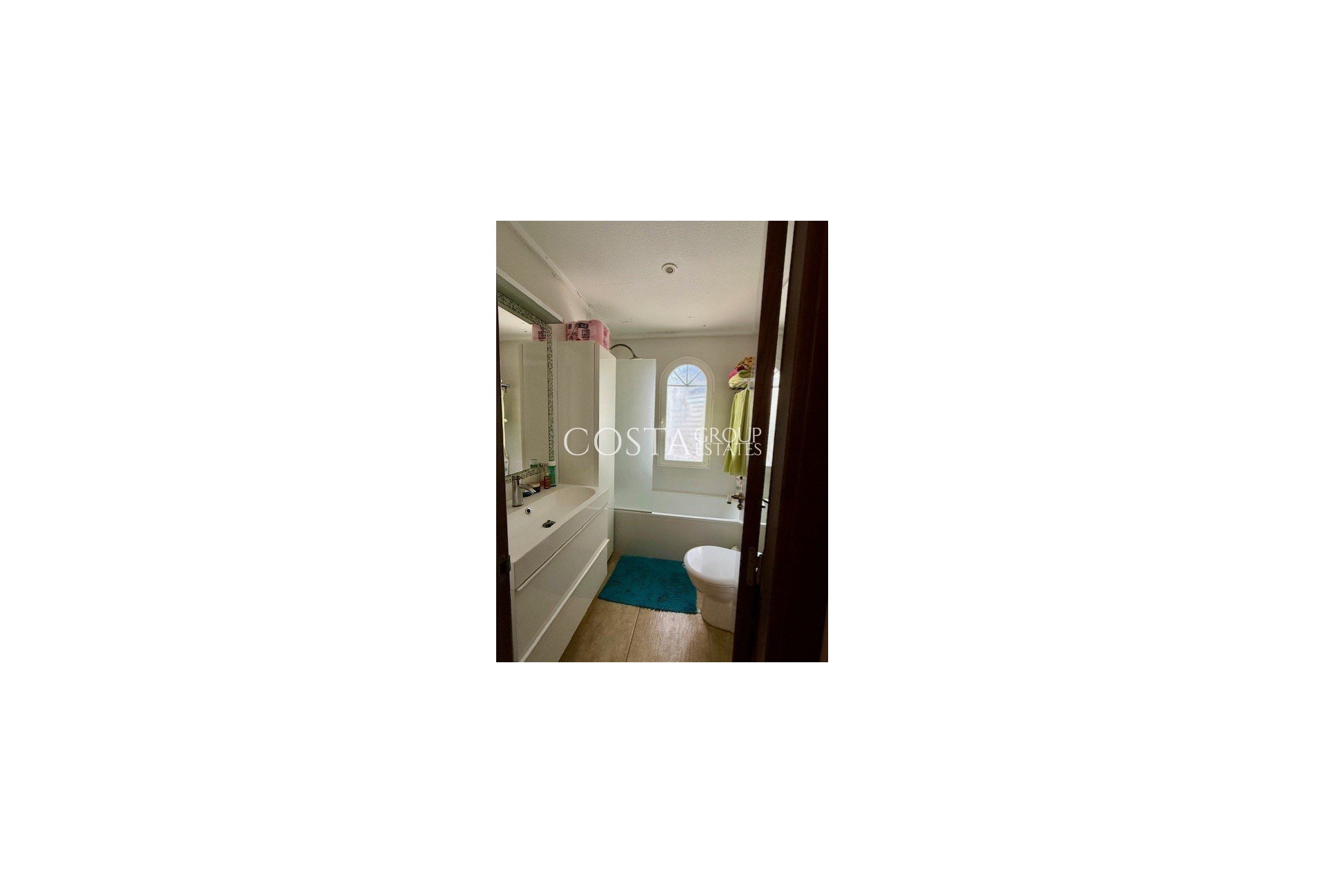 Herverkoop - Villa -
Orihuela Costa