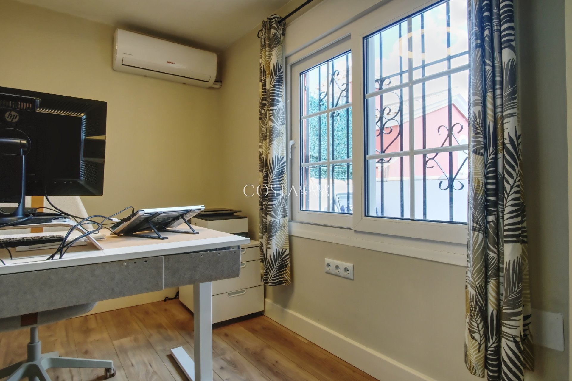 Herverkoop - Villa -
Orihuela Costa