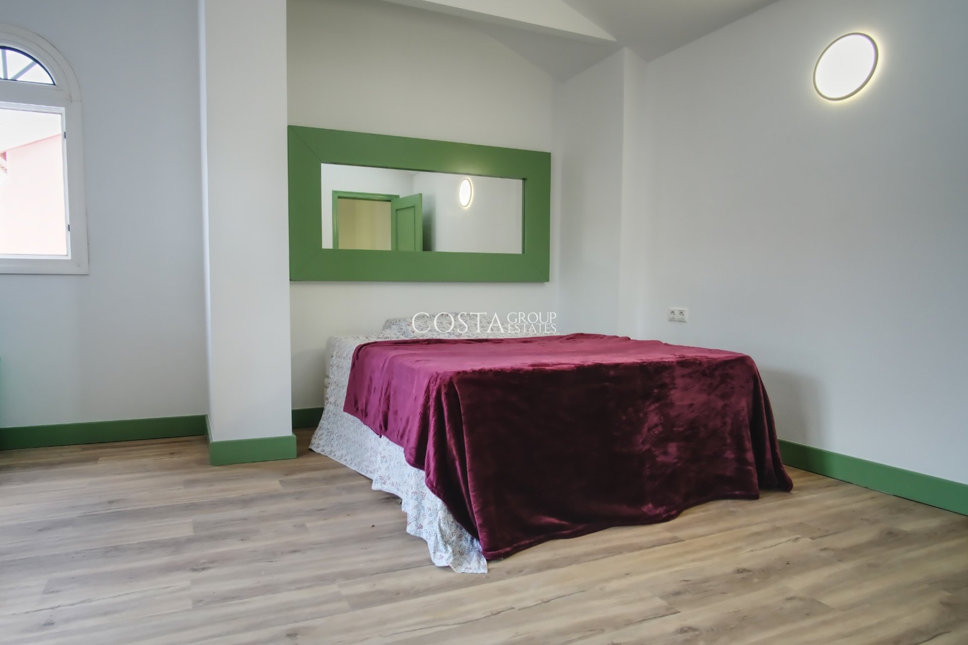 Herverkoop - Villa -
Orihuela Costa