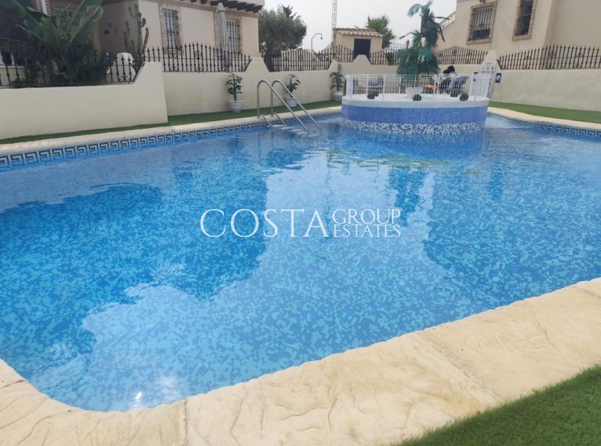 Herverkoop - Villa -
Orihuela Costa