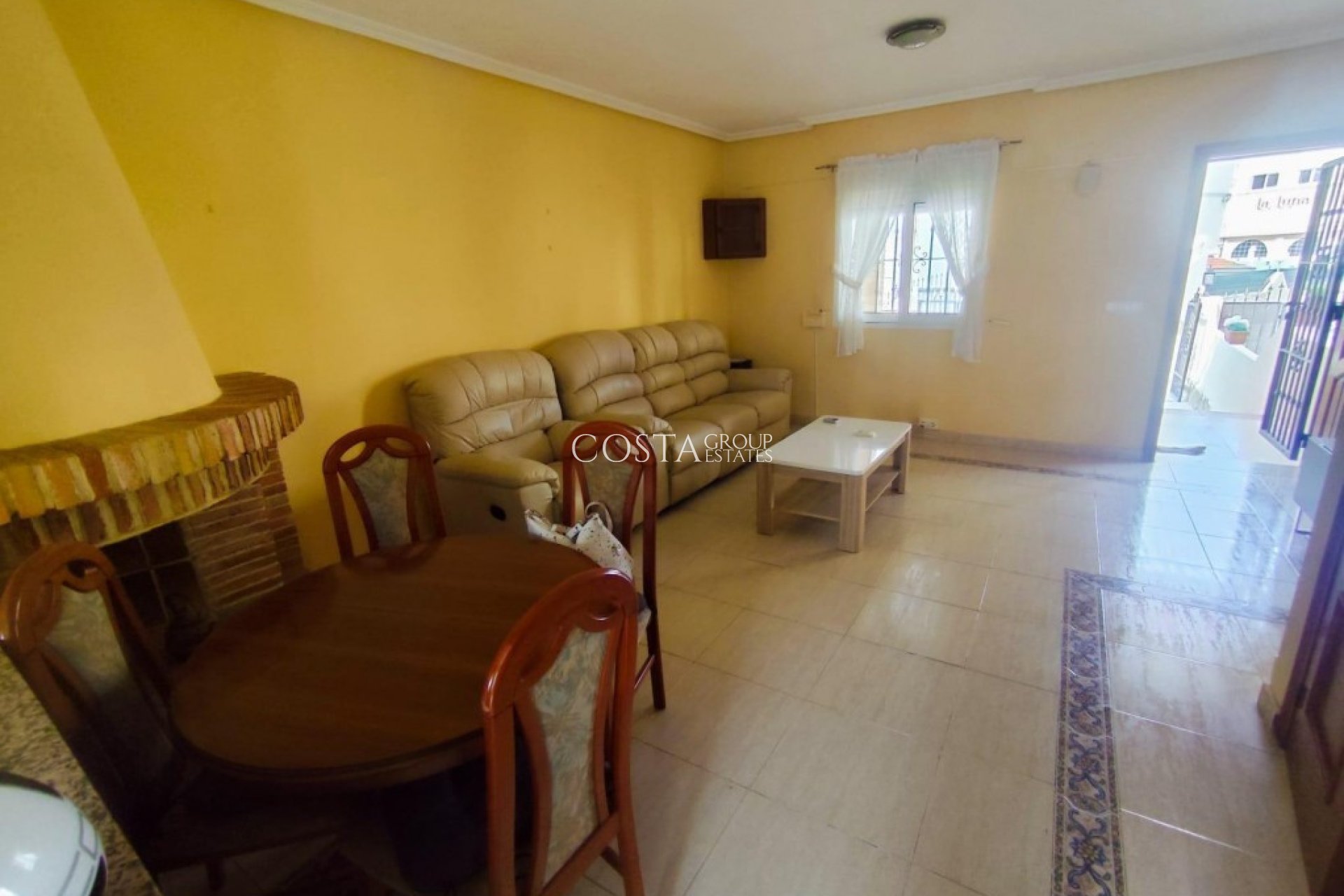 Herverkoop - Villa -
Orihuela Costa