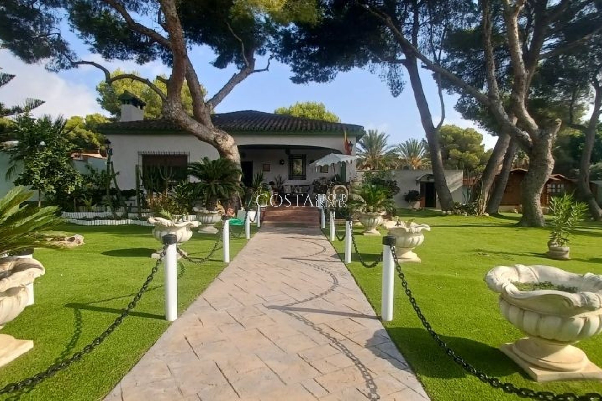 Herverkoop - Villa -
Orihuela Costa