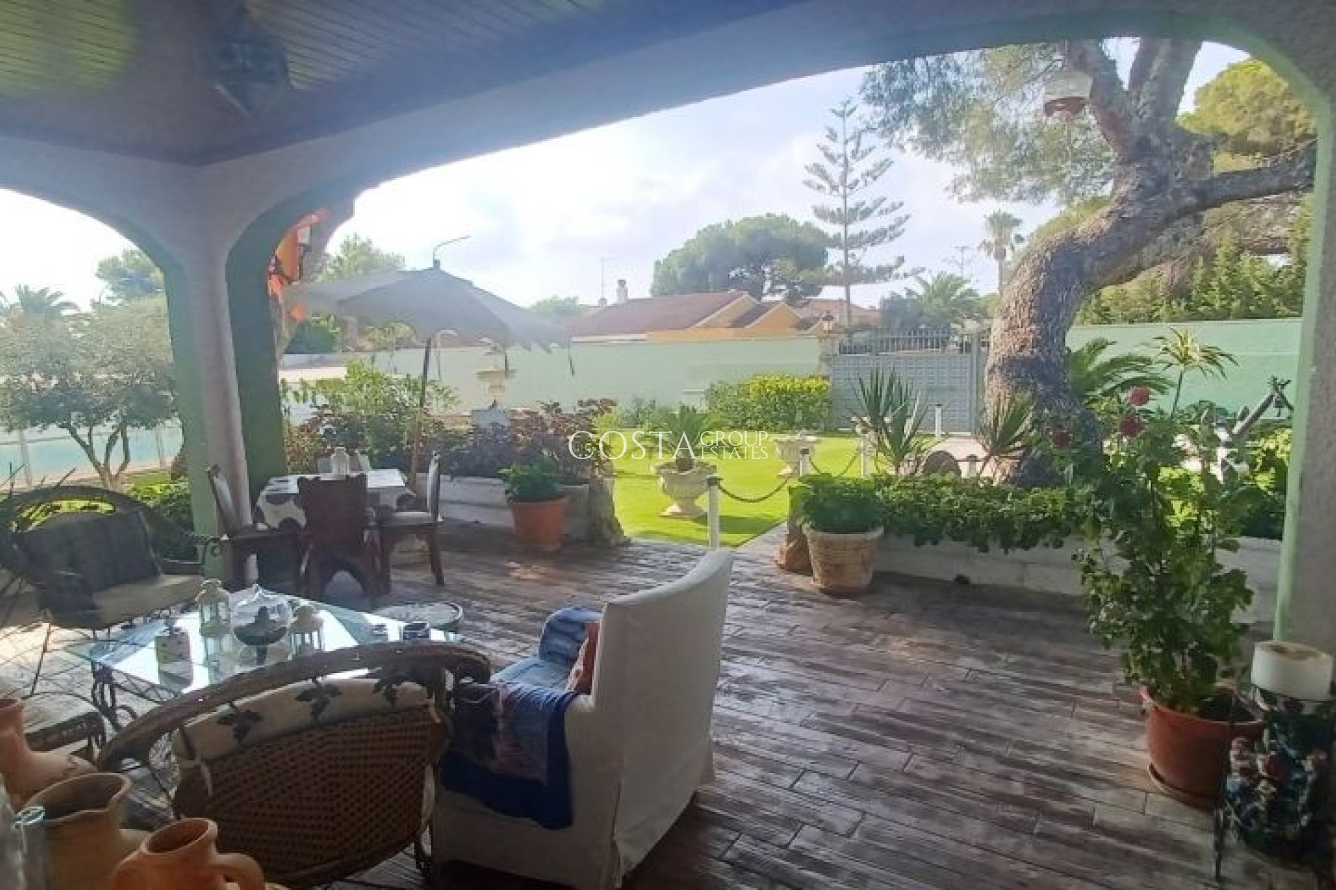 Herverkoop - Villa -
Orihuela Costa