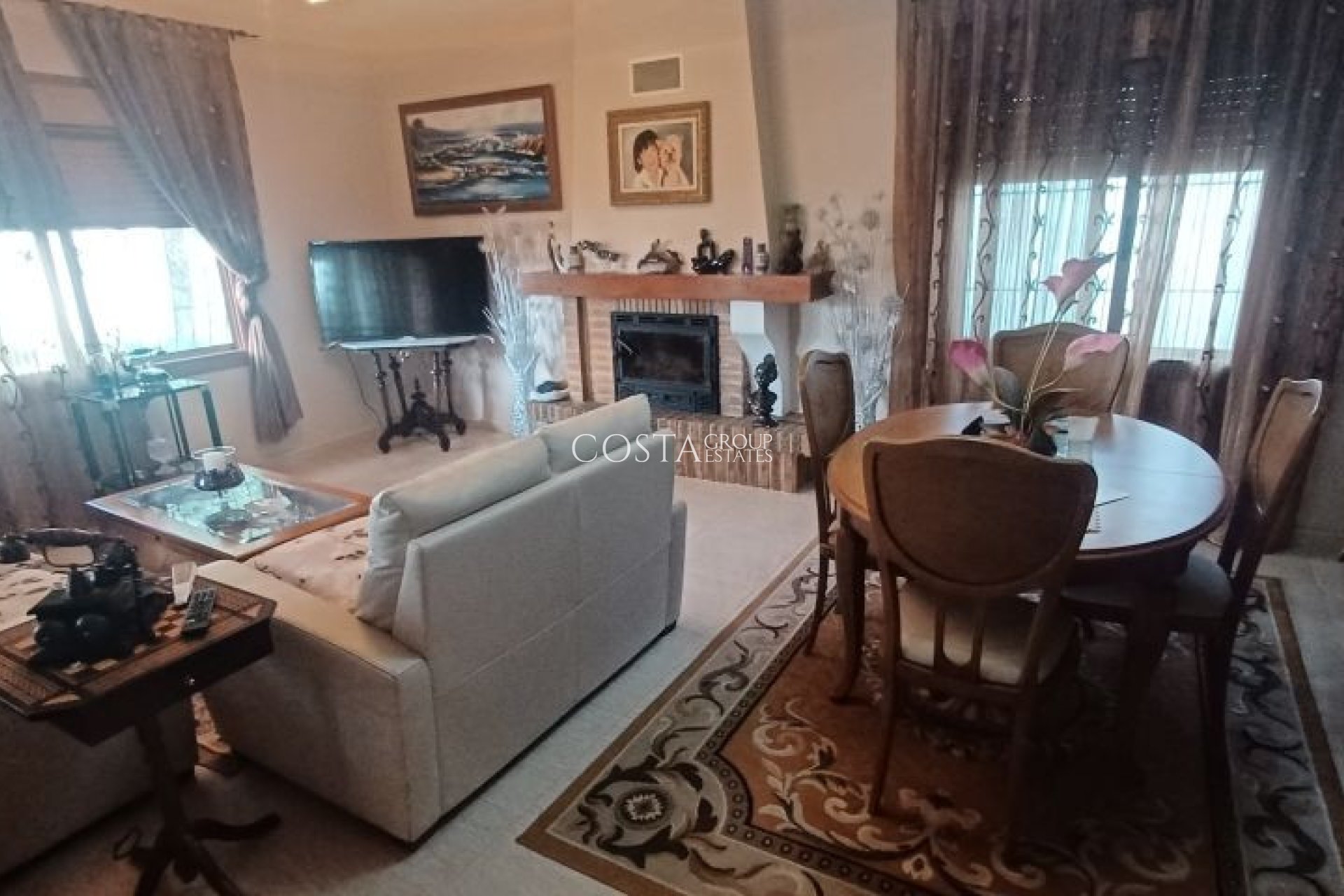 Herverkoop - Villa -
Orihuela Costa