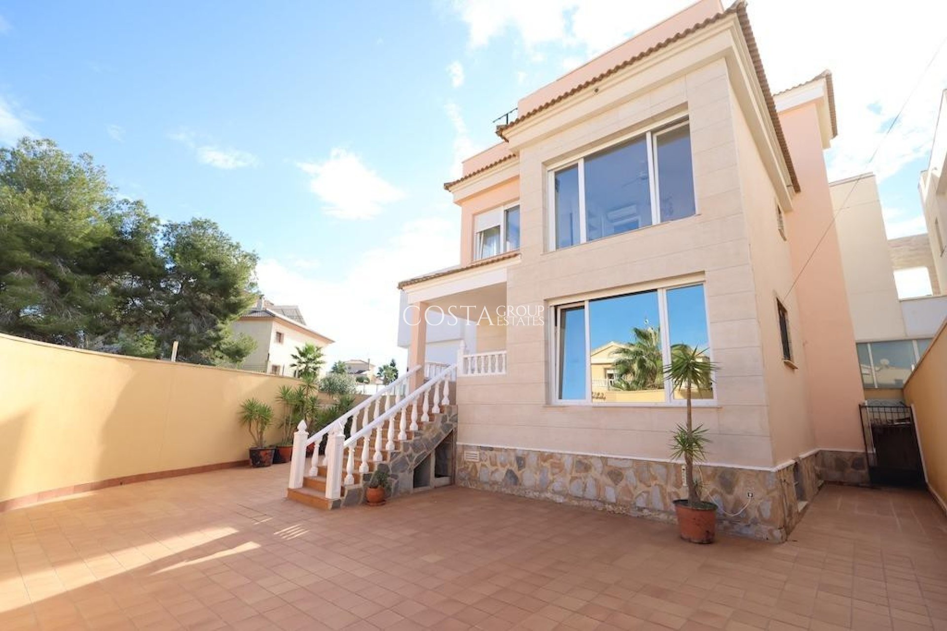Herverkoop - Villa -
Orihuela Costa