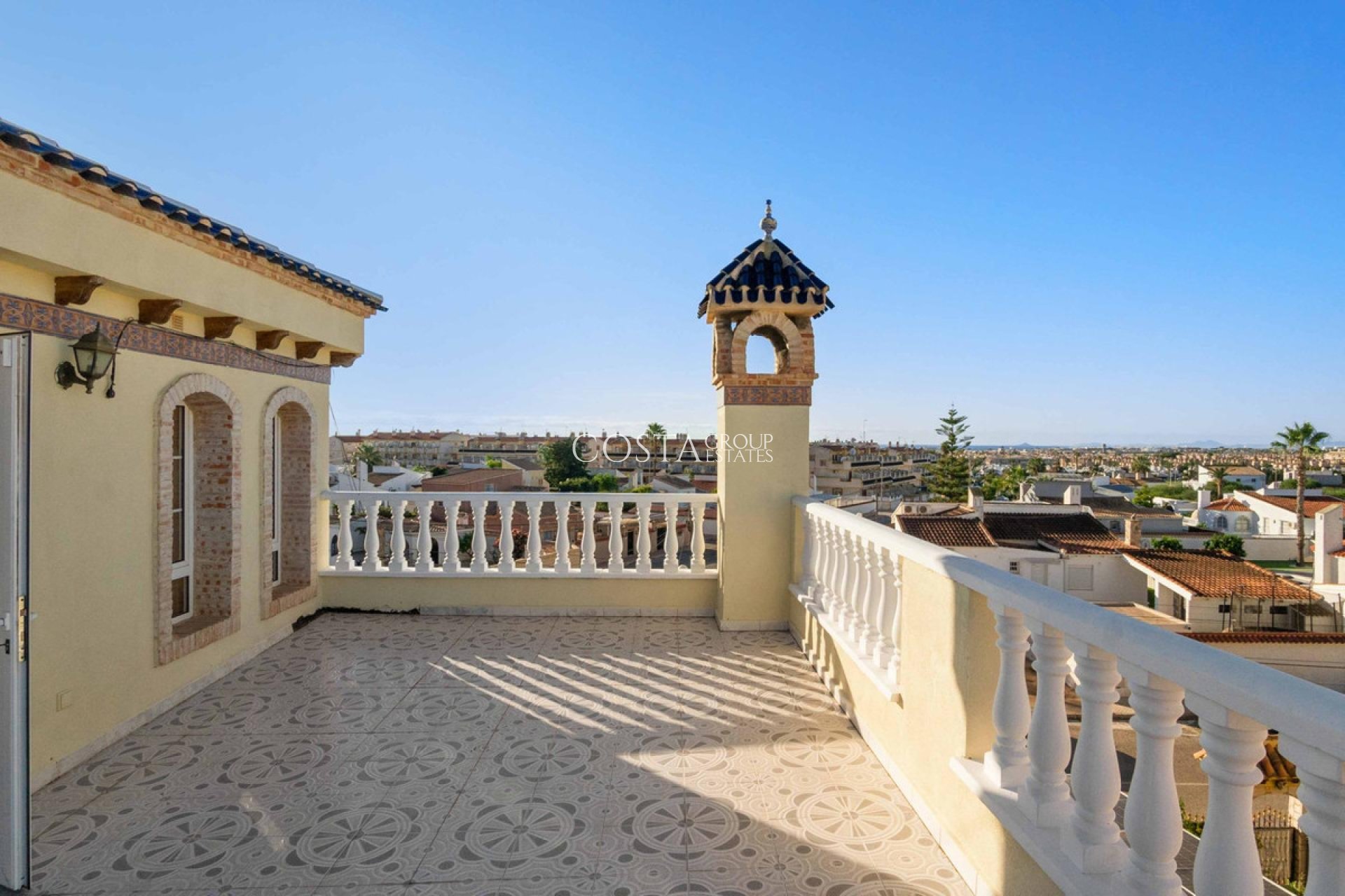 Herverkoop - Villa -
Orihuela - La Florida