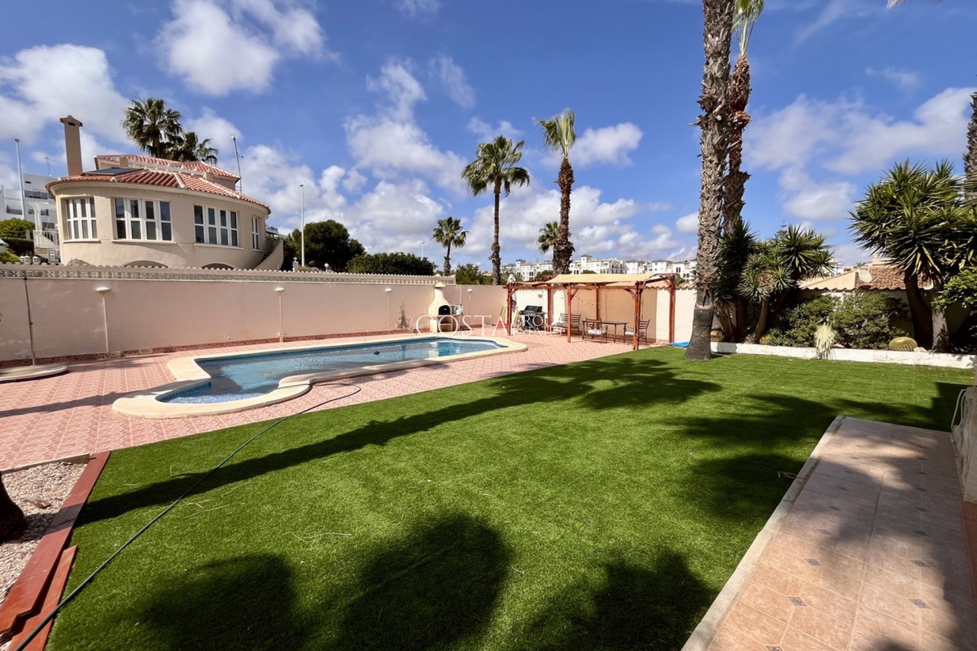 Herverkoop - Villa -
Orihuela - La Zenia