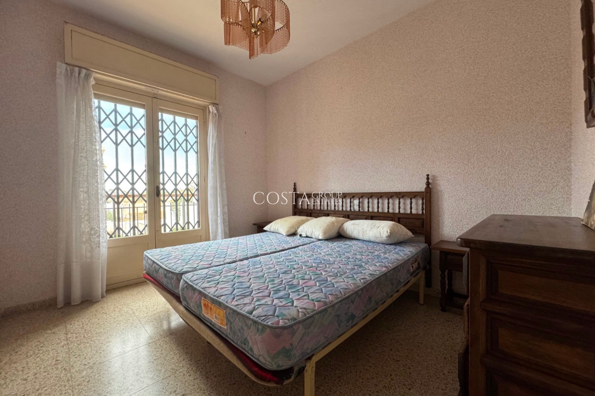 Herverkoop - Villa -
Orihuela - La Zenia