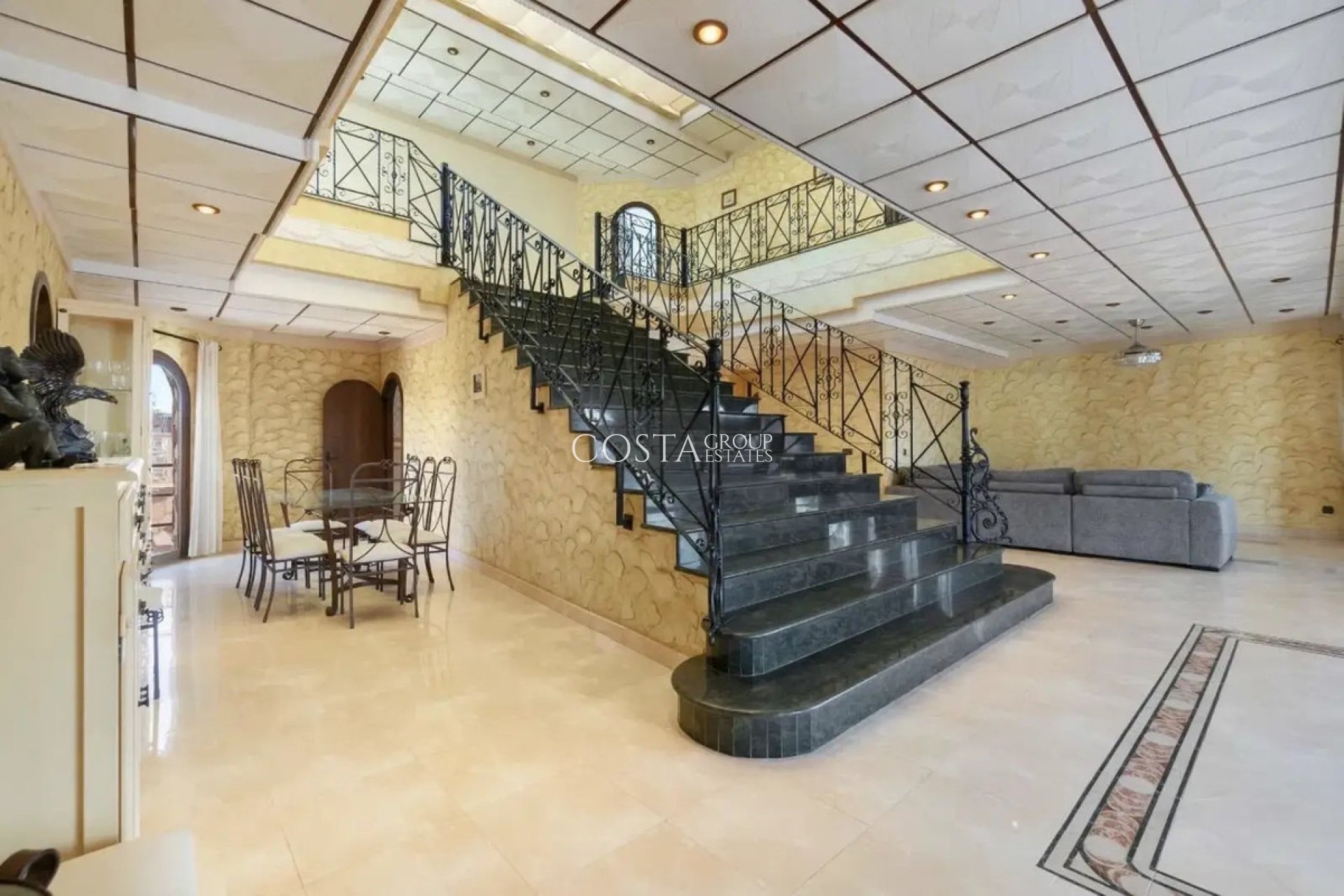 Herverkoop - Villa -
Orihuela - La Zenia