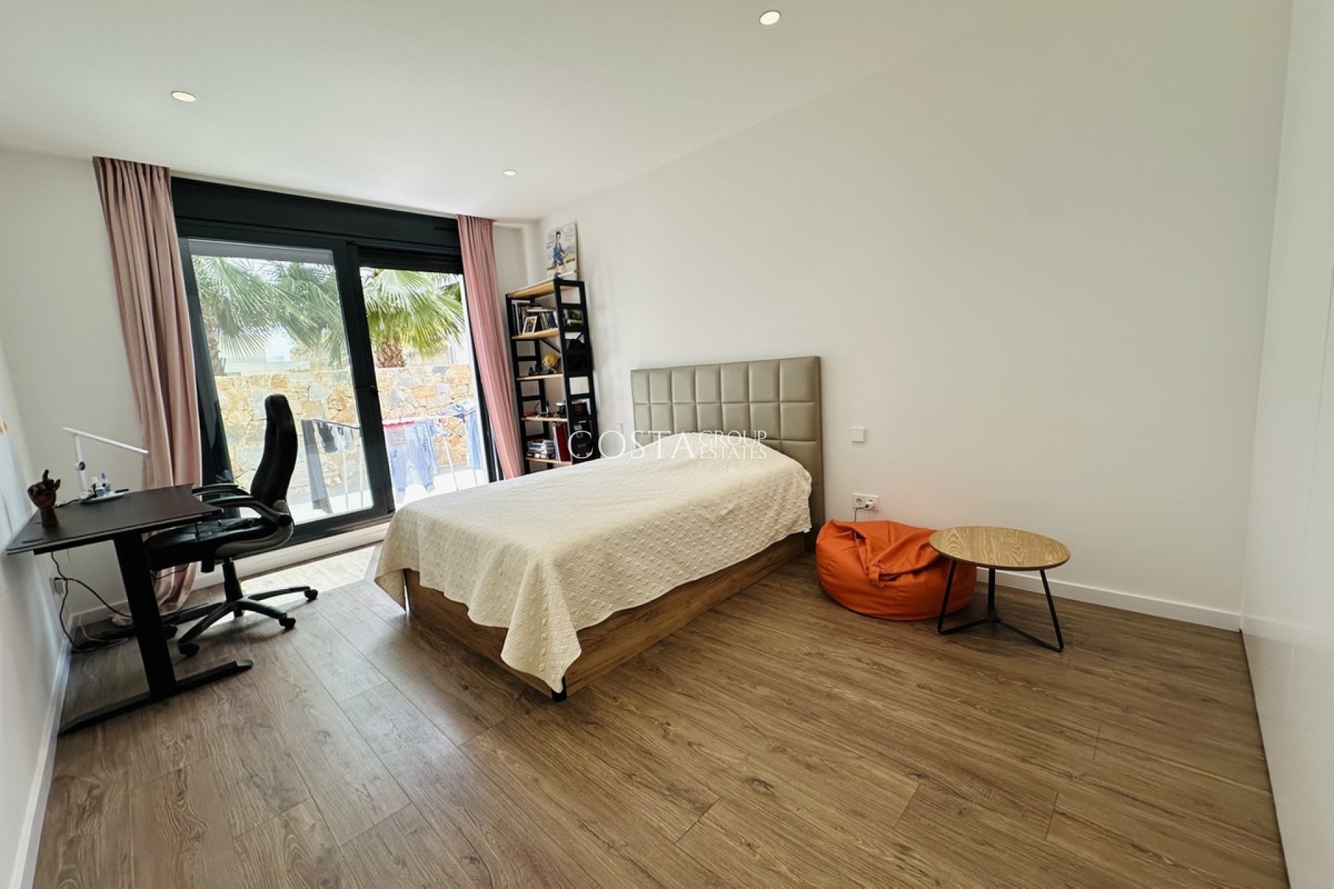 Herverkoop - Villa -
Orihuela - Las Colinas Golf