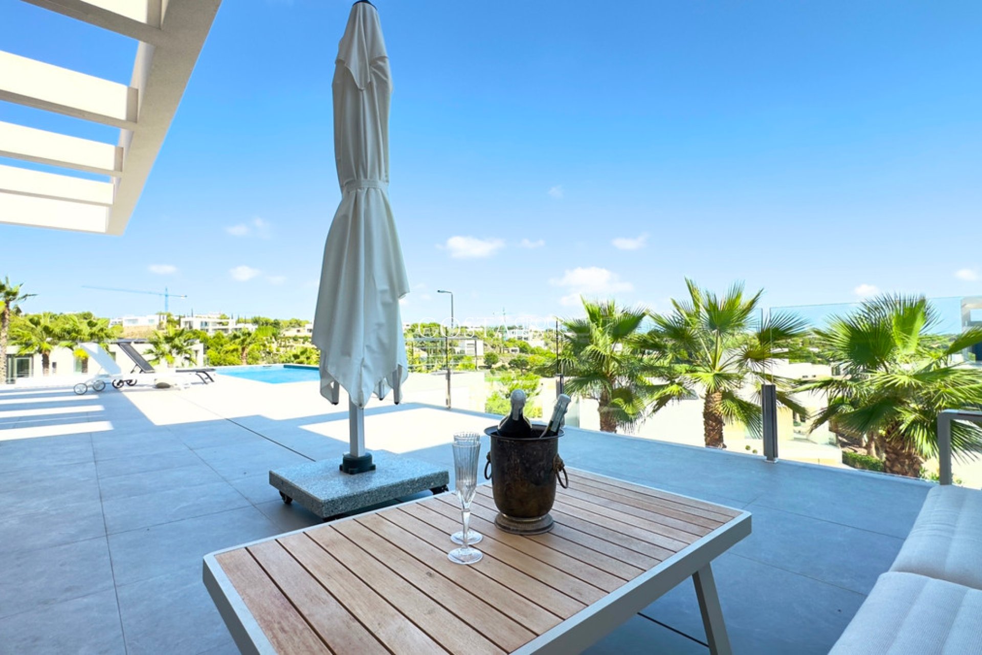 Herverkoop - Villa -
Orihuela - Las Colinas Golf