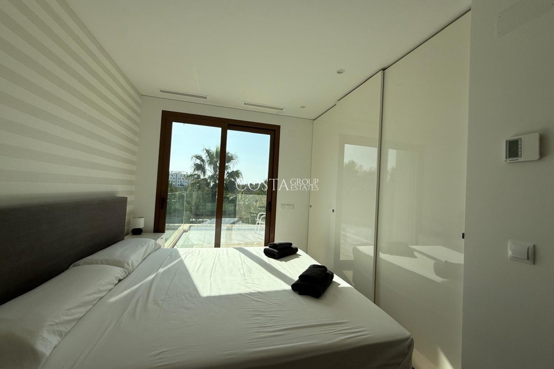 Herverkoop - Villa -
Orihuela - Las Colinas Golf