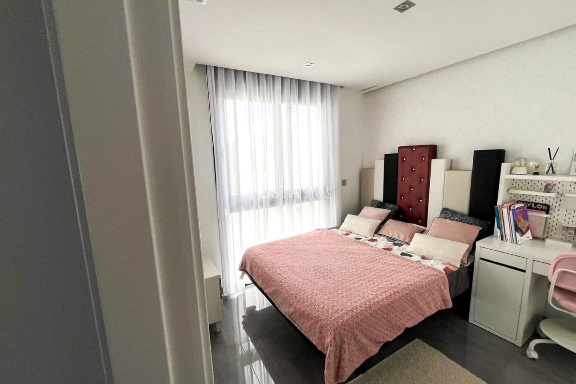 Herverkoop - Villa -
Orihuela - Los Altos