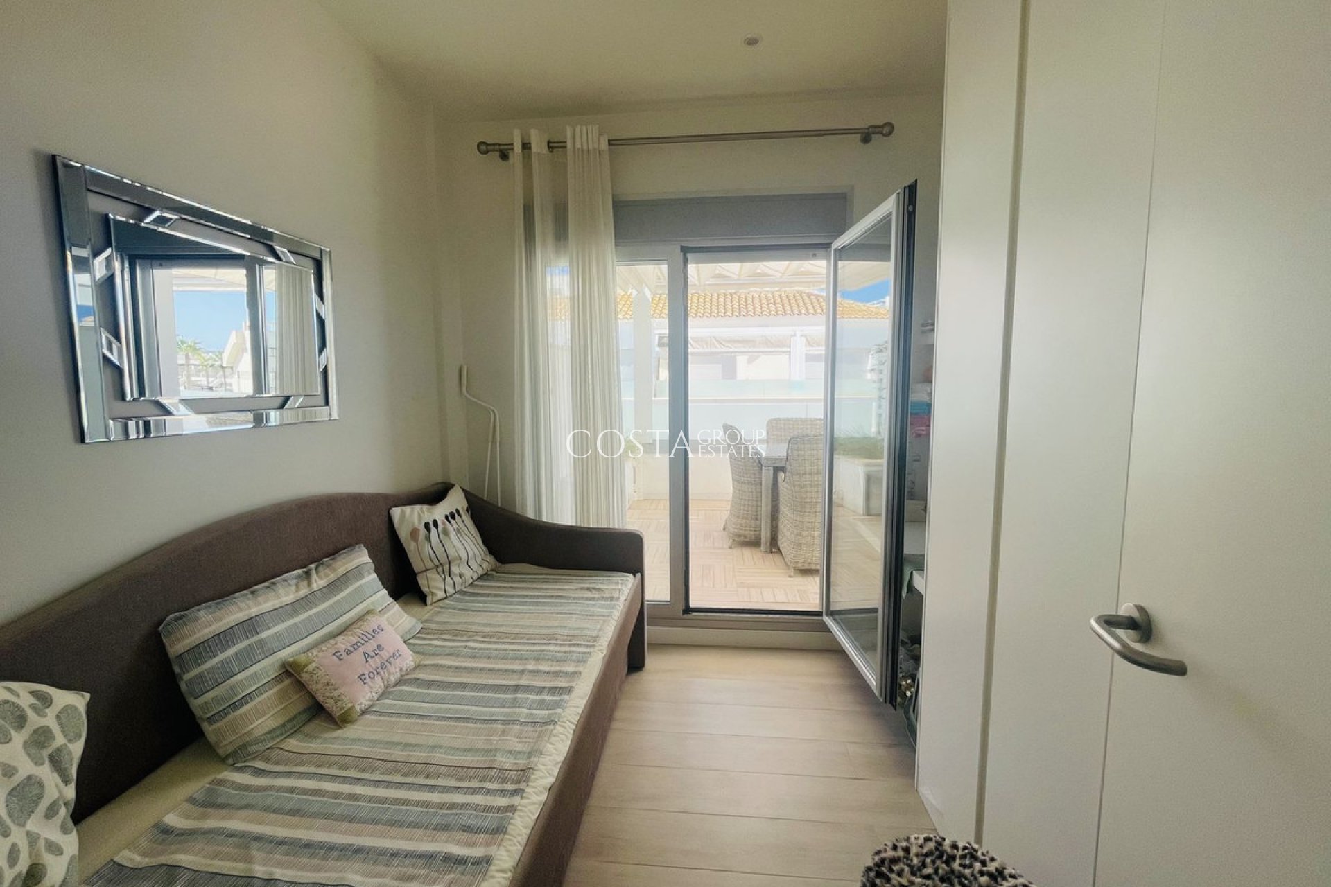 Herverkoop - Villa -
Orihuela - Los Dolses