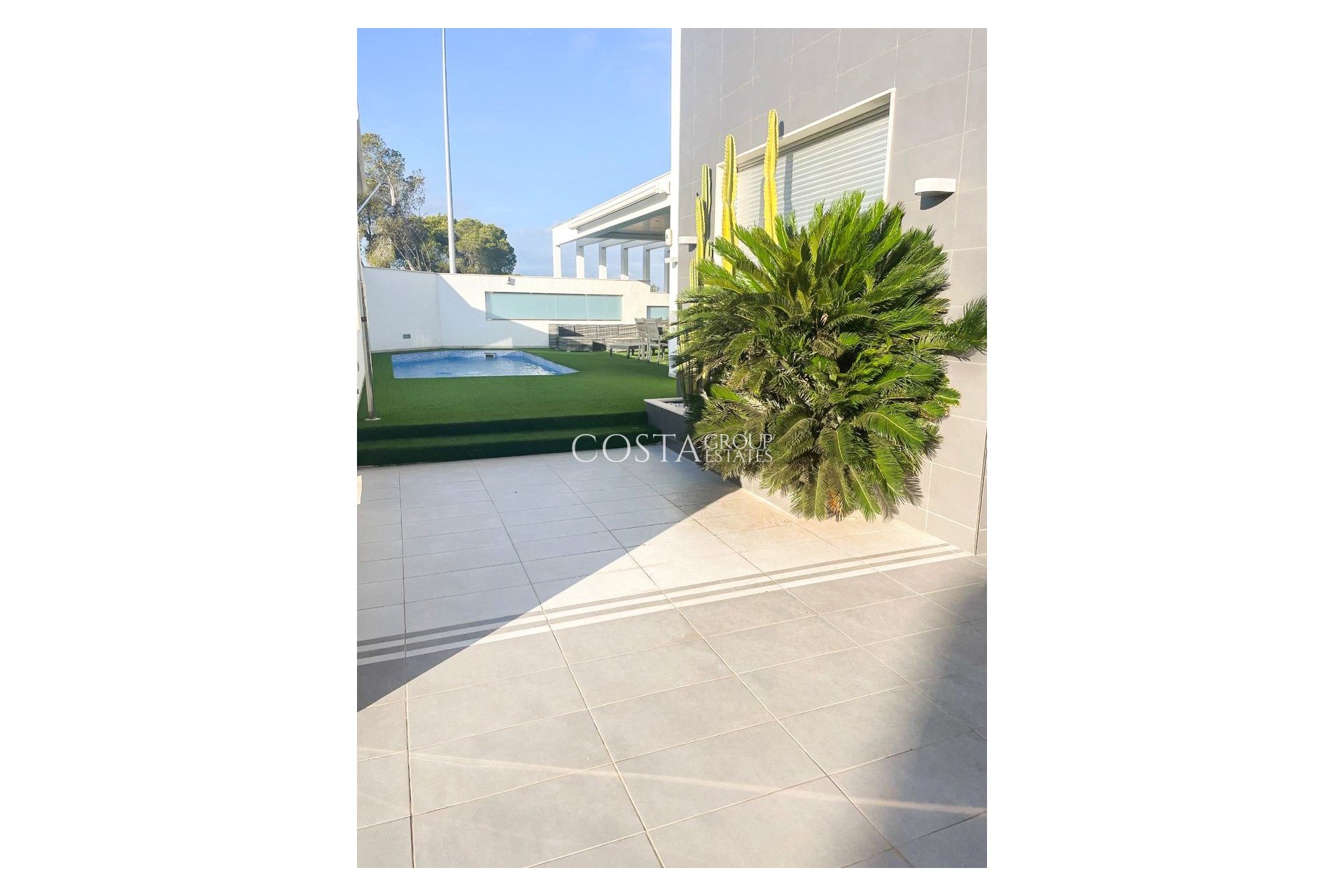 Herverkoop - Villa -
Orihuela - Mil Palmeras