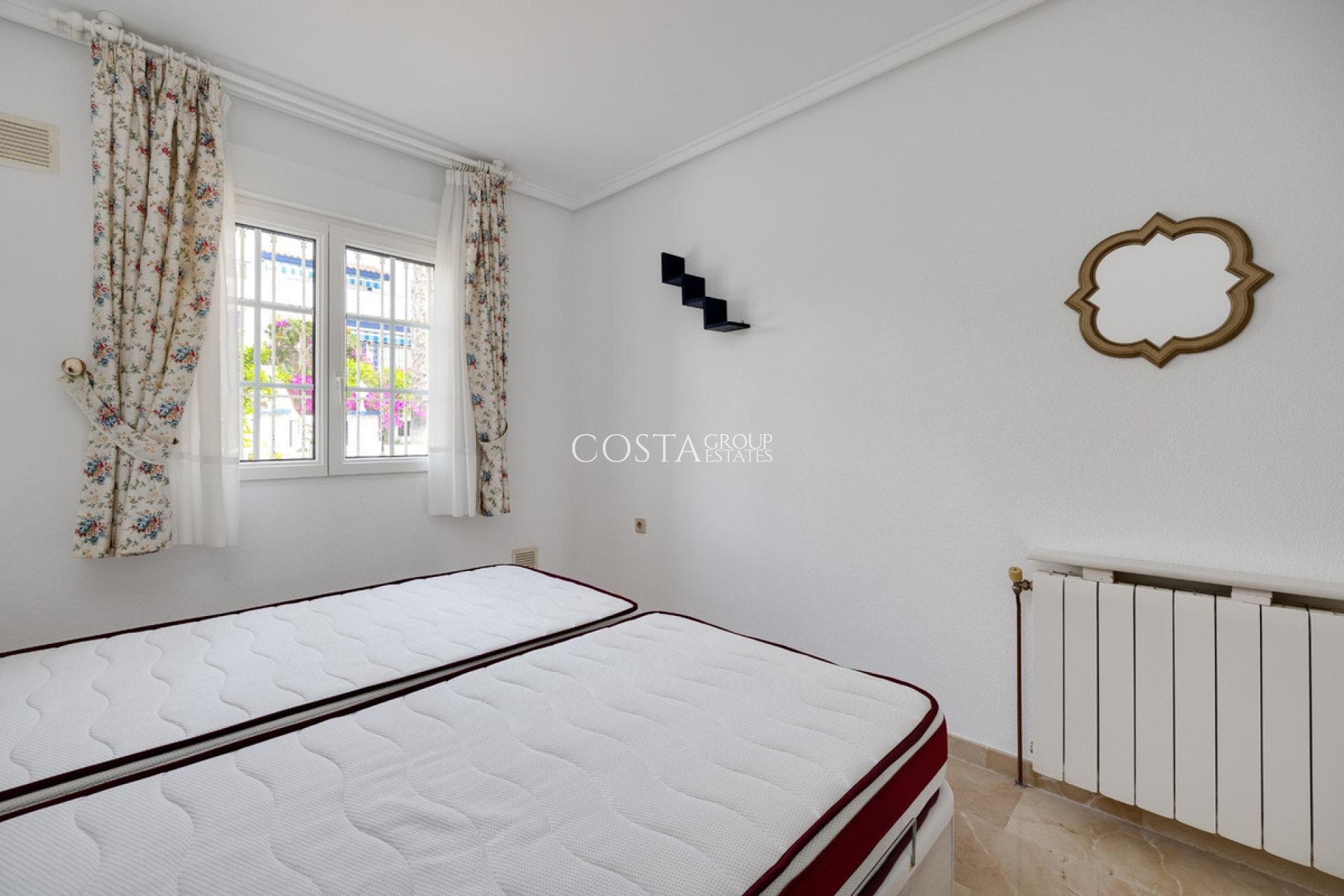Herverkoop - Villa -
Orihuela - Orihuela Costa