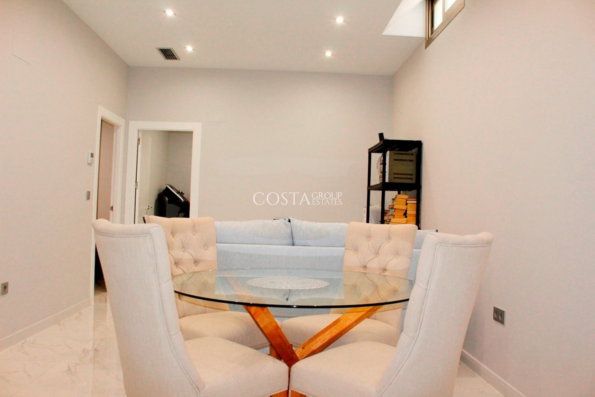 Herverkoop - Villa -
Orihuela - Orihuela Costa