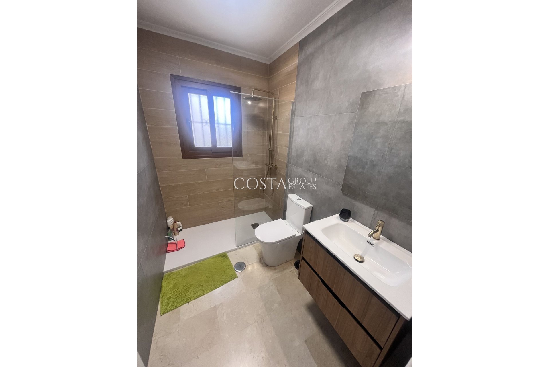 Herverkoop - Villa -
Orihuela - Orihuela Costa