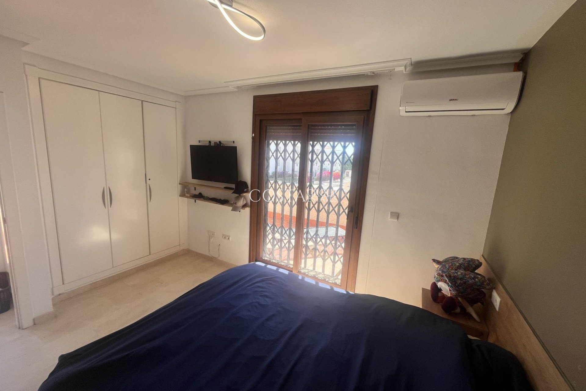 Herverkoop - Villa -
Orihuela - Orihuela Costa