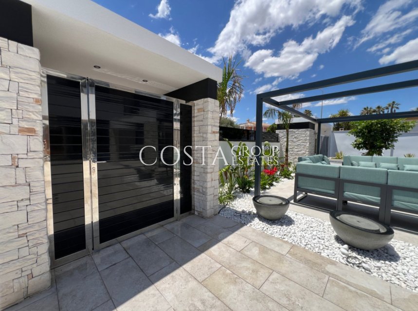 Herverkoop - Villa -
Orihuela - Orihuela Costa