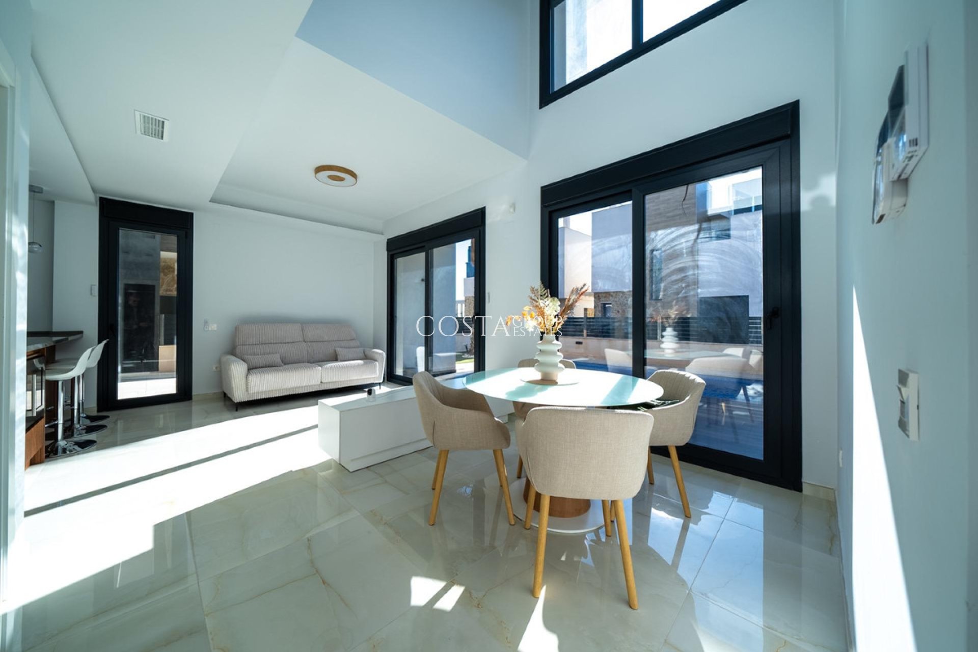 Herverkoop - Villa -
Orihuela - Orihuela Costa