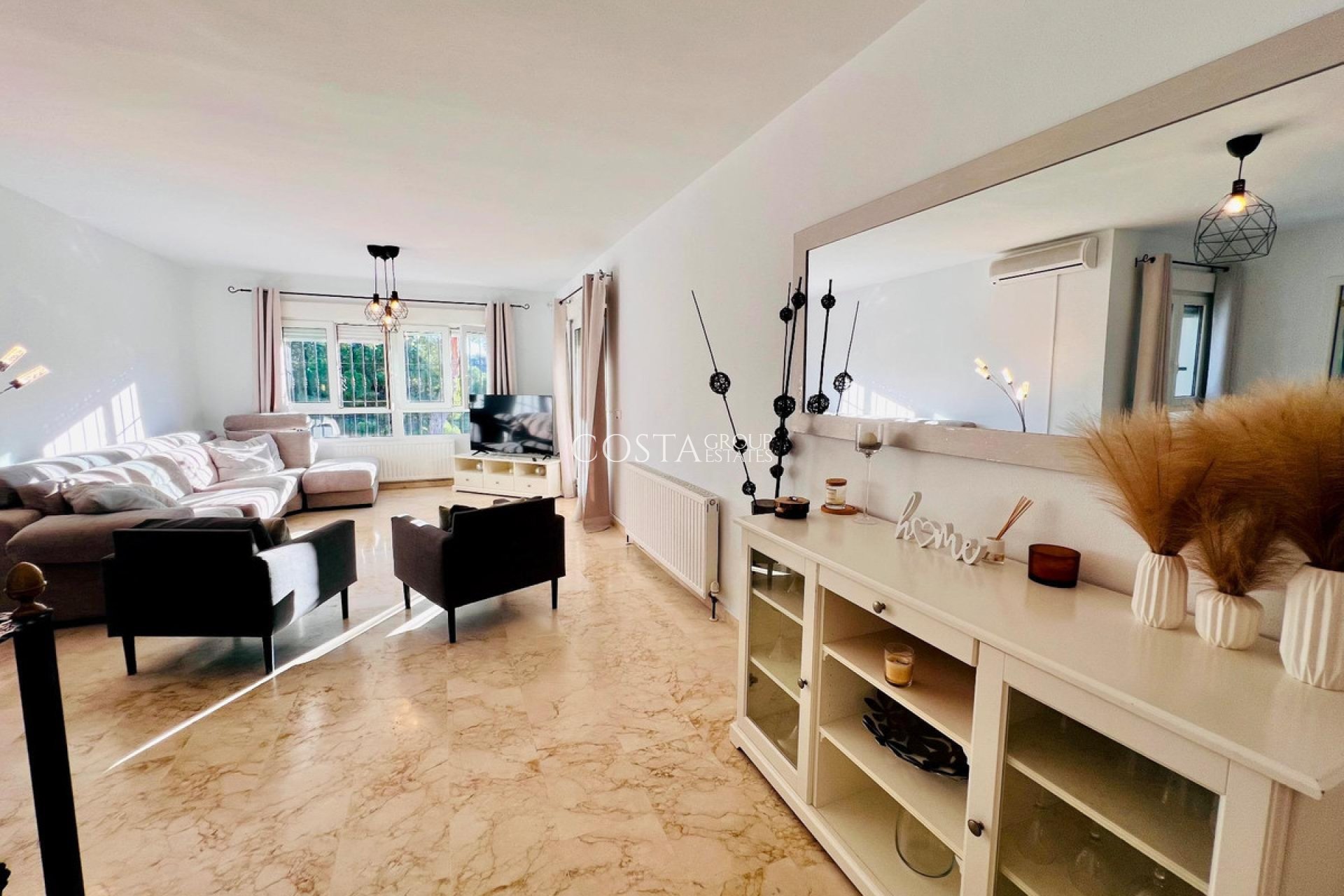 Herverkoop - Villa -
Orihuela - Orihuela Costa