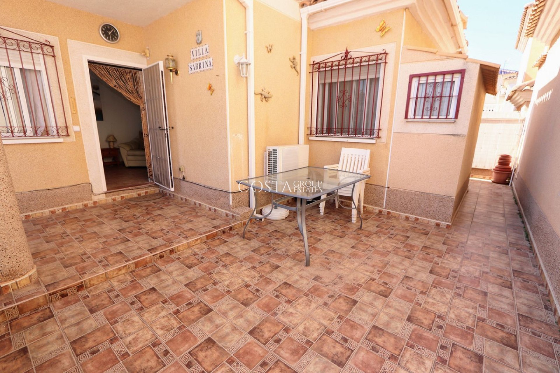 Herverkoop - Villa -
Orihuela - Playa Flamenca