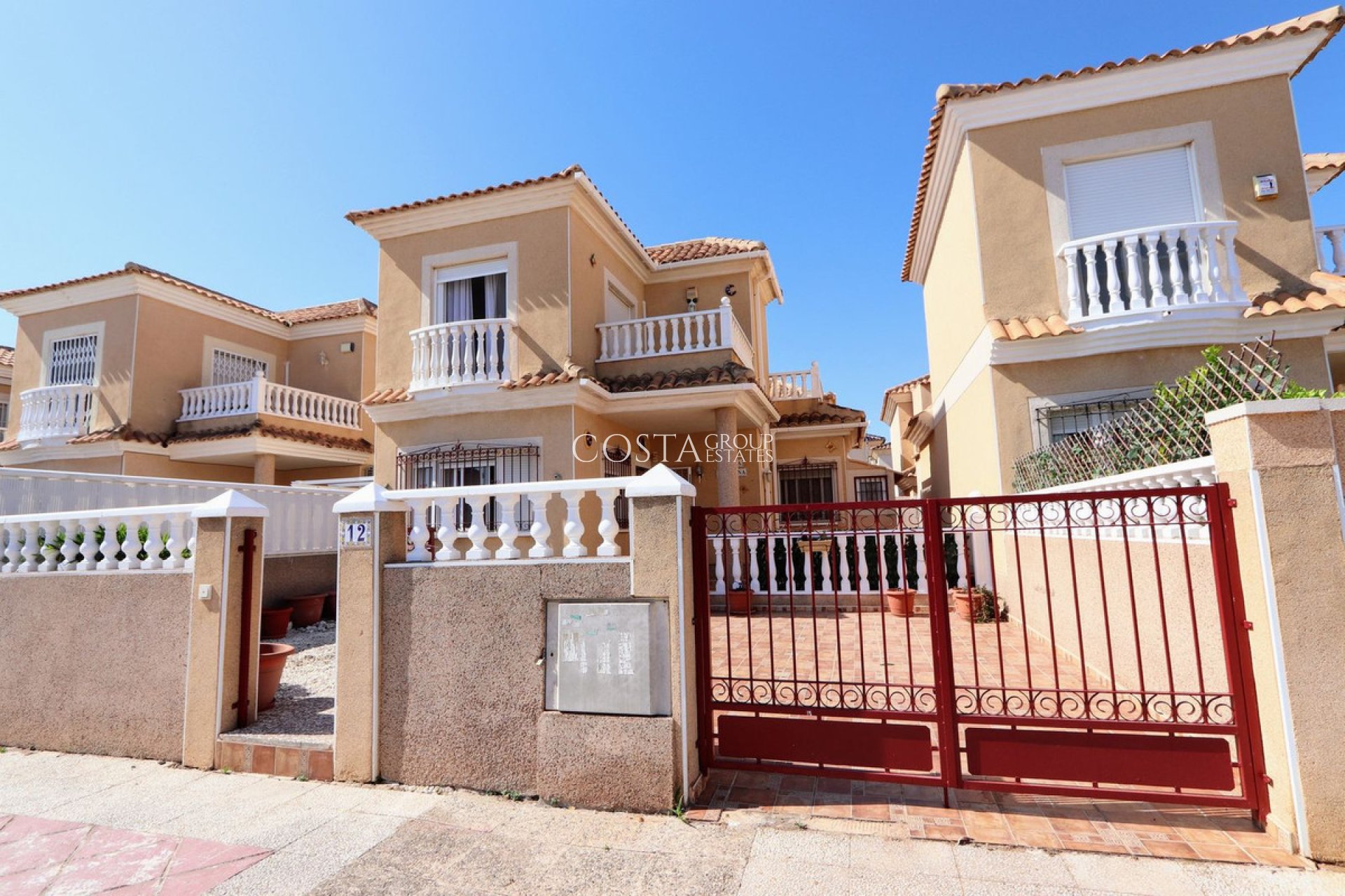 Herverkoop - Villa -
Orihuela - Playa Flamenca