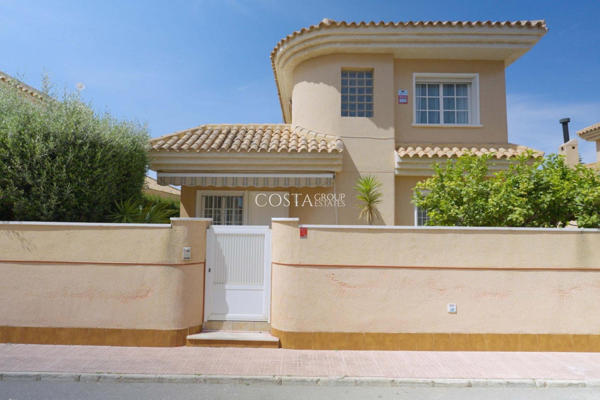 Herverkoop - Villa -
Orihuela - Punta Prima
