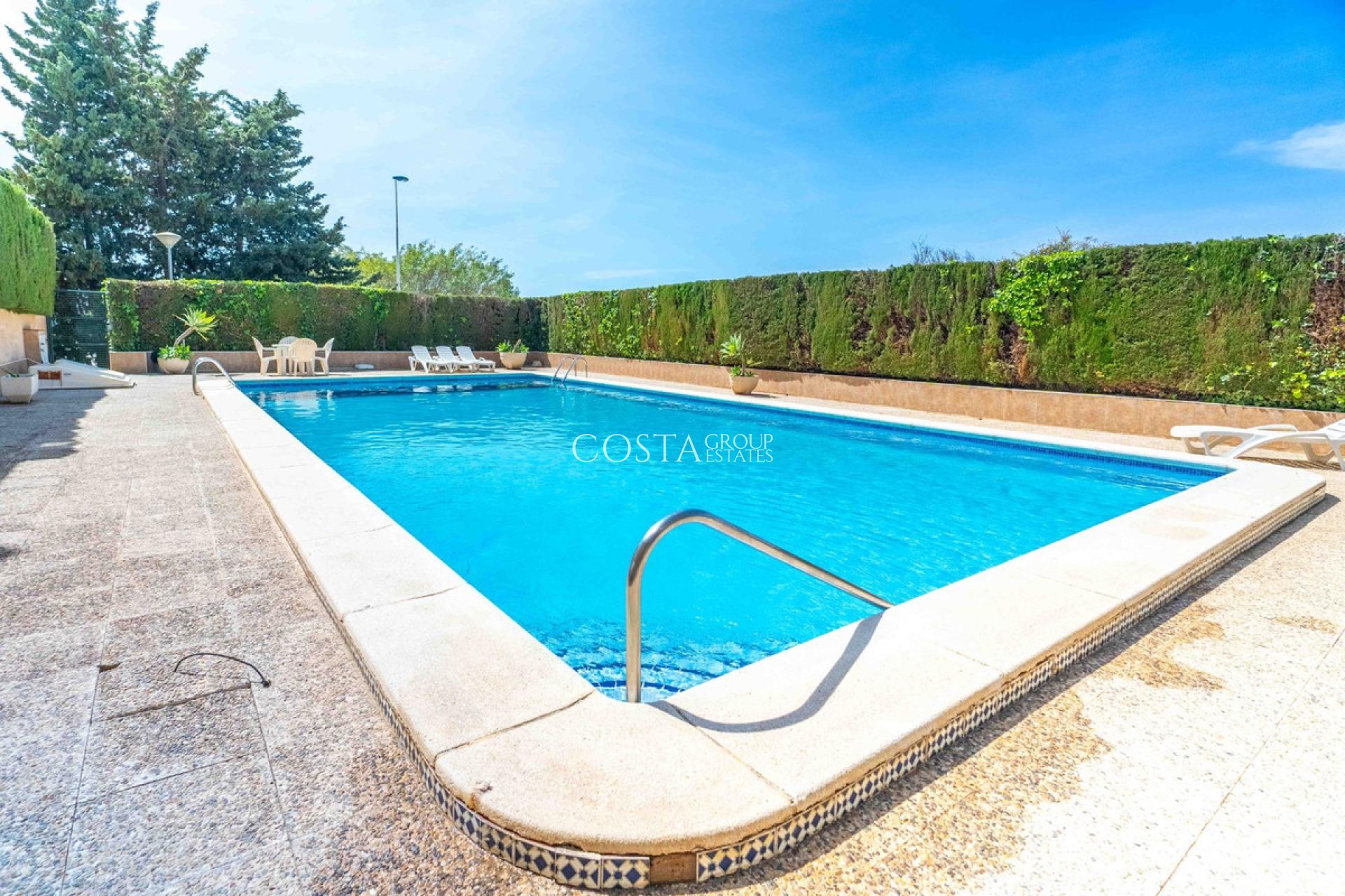 Herverkoop - Villa -
Orihuela - Punta Prima