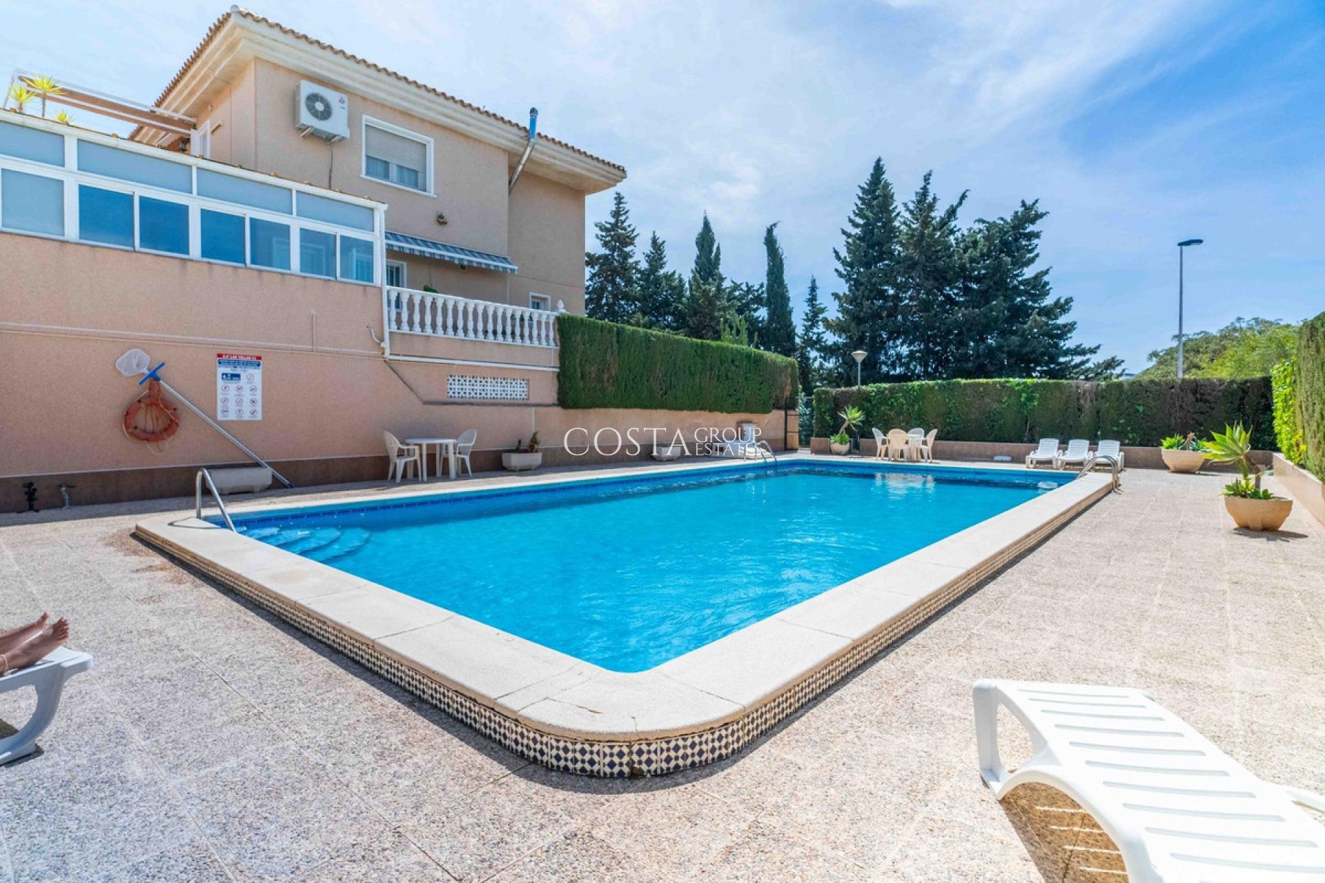 Herverkoop - Villa -
Orihuela - Punta Prima