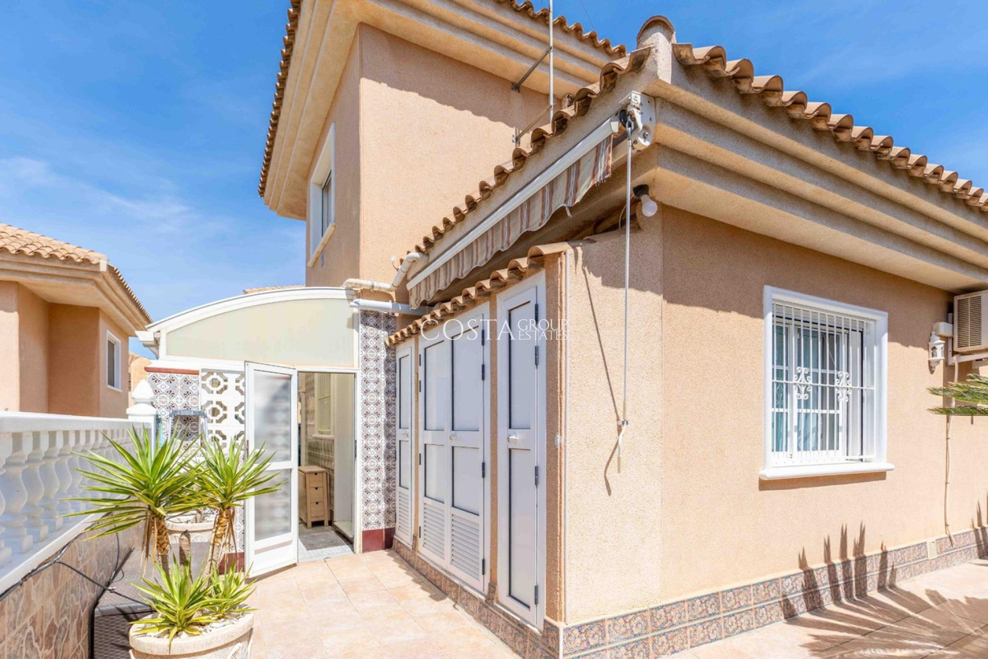 Herverkoop - Villa -
Orihuela - Punta Prima