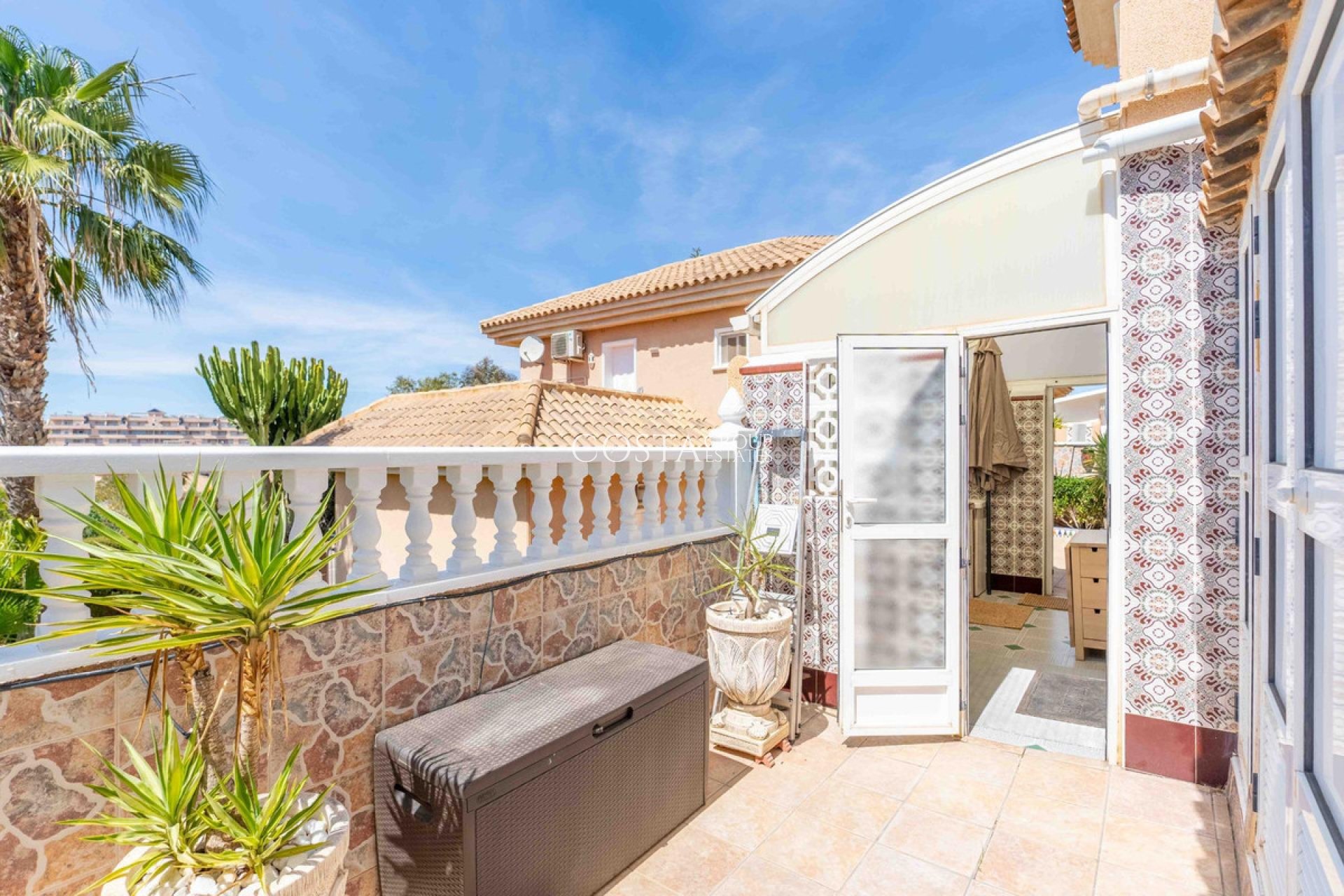 Herverkoop - Villa -
Orihuela - Punta Prima