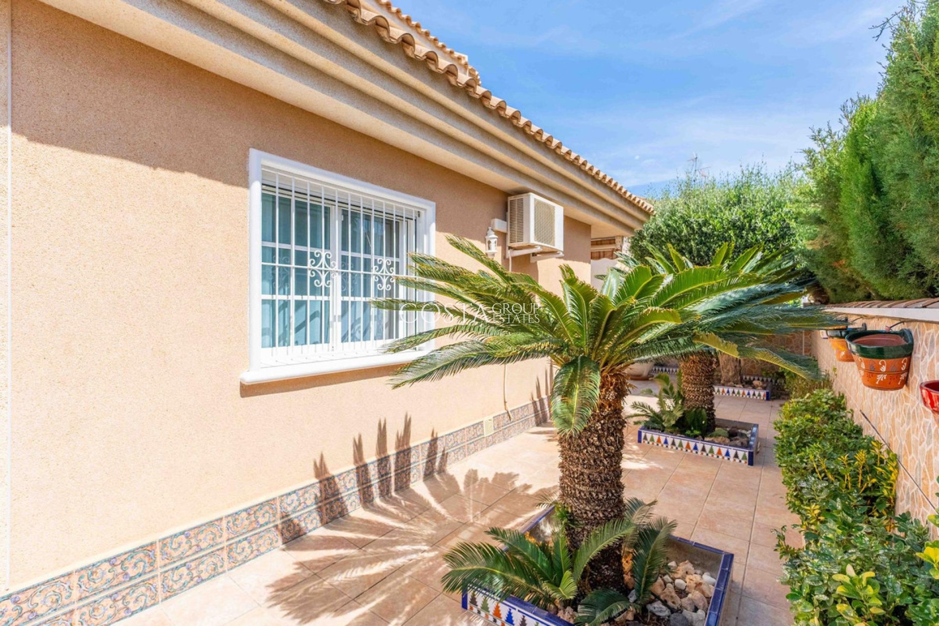 Herverkoop - Villa -
Orihuela - Punta Prima