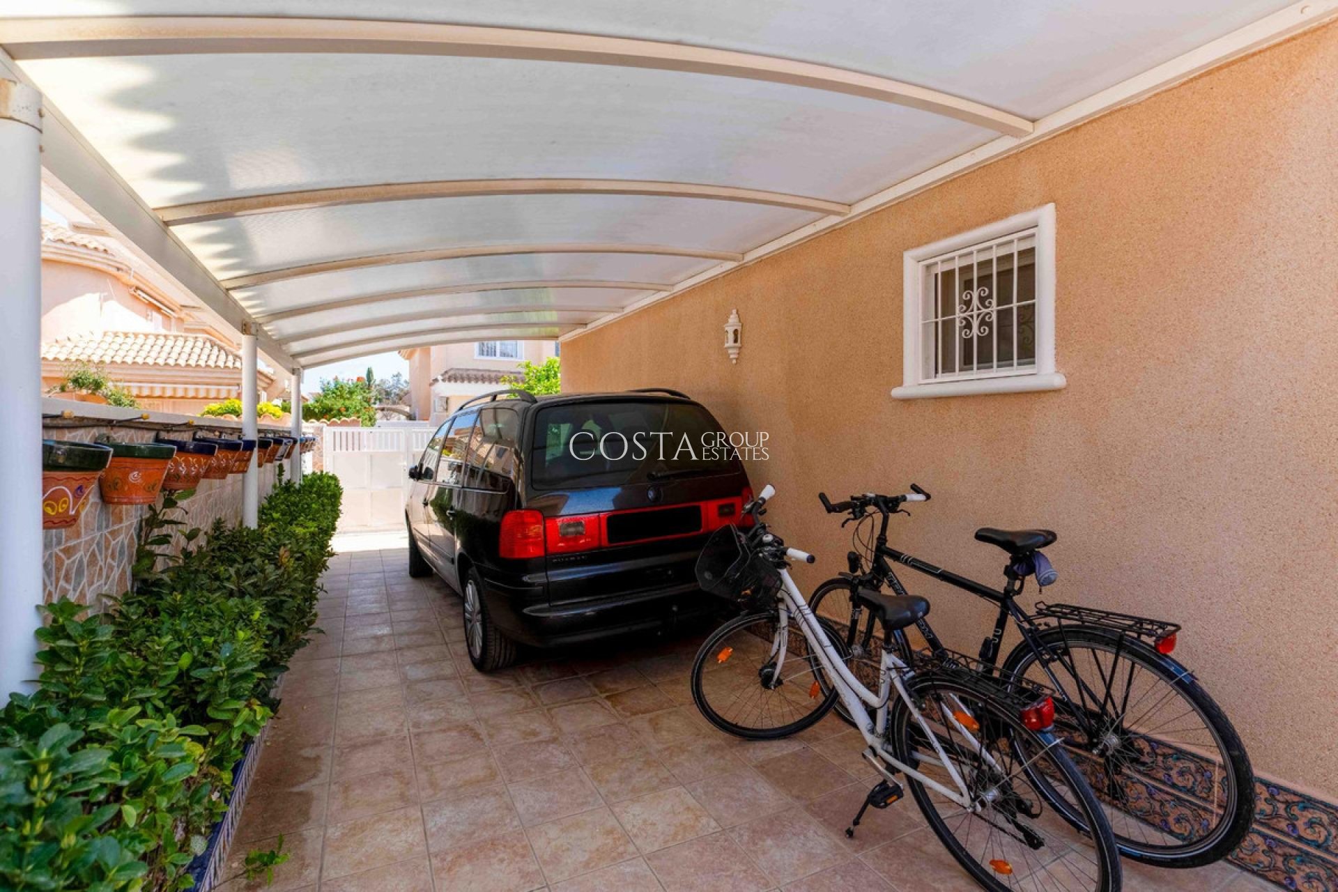 Herverkoop - Villa -
Orihuela - Punta Prima