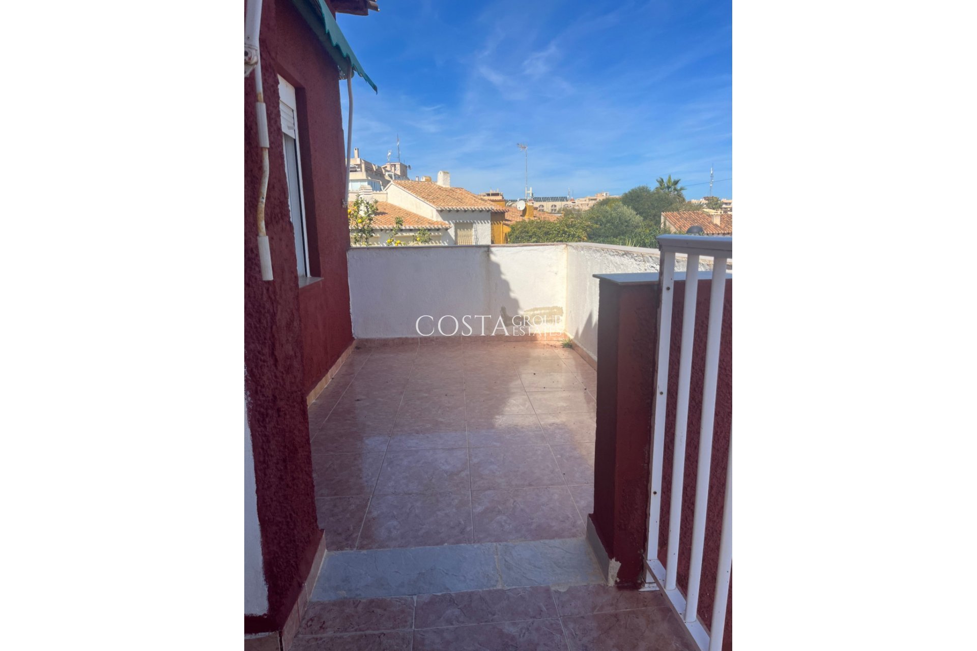 Herverkoop - Villa -
Orihuela - Punta Prima