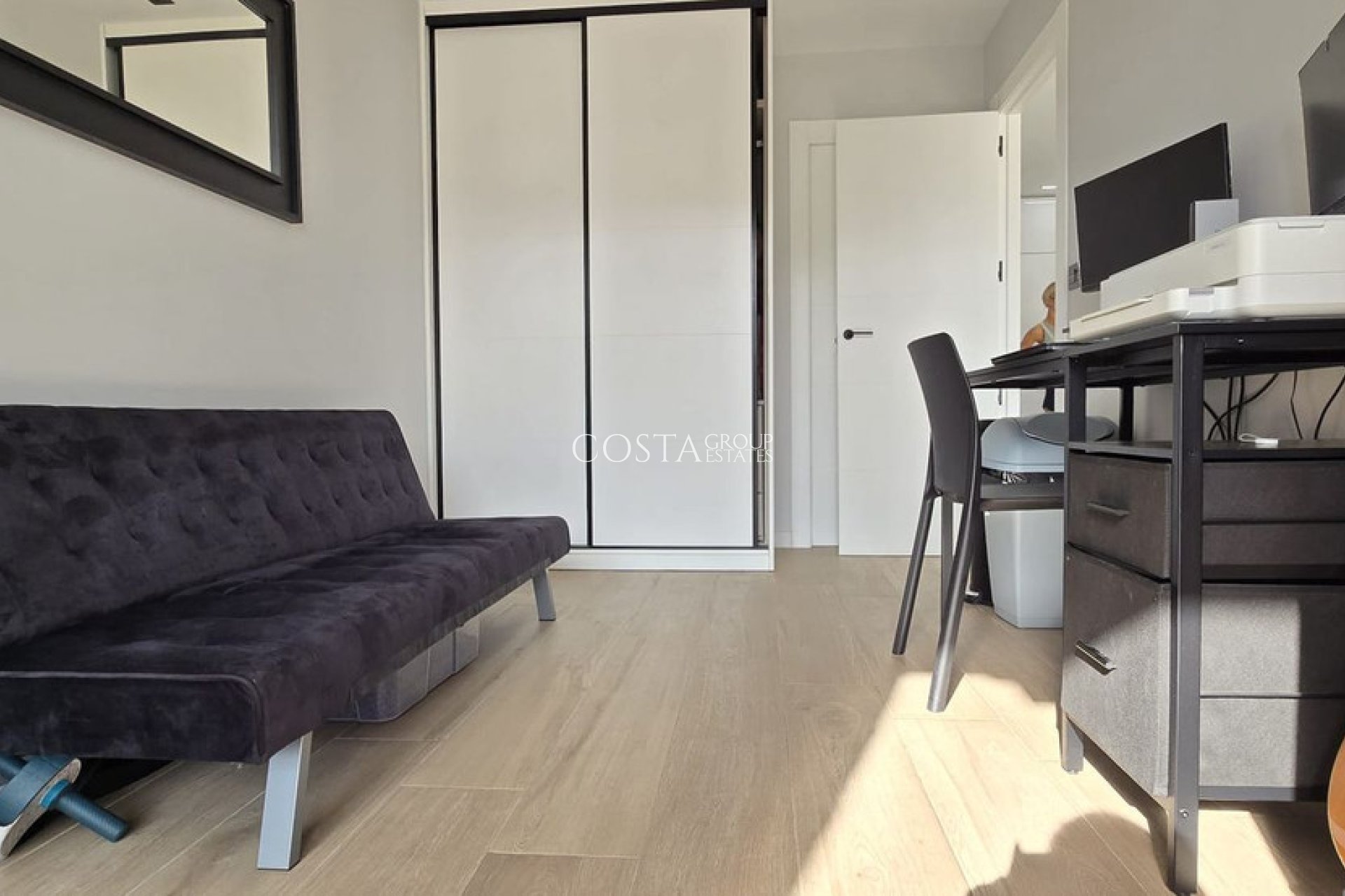 Herverkoop - Villa -
Orihuela - Punta Prima