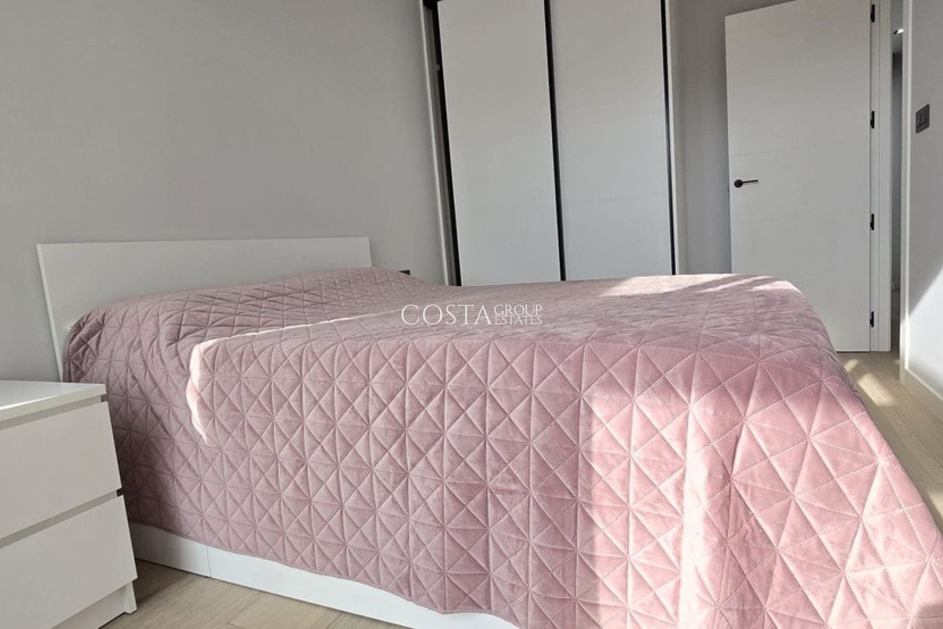 Herverkoop - Villa -
Orihuela - Punta Prima